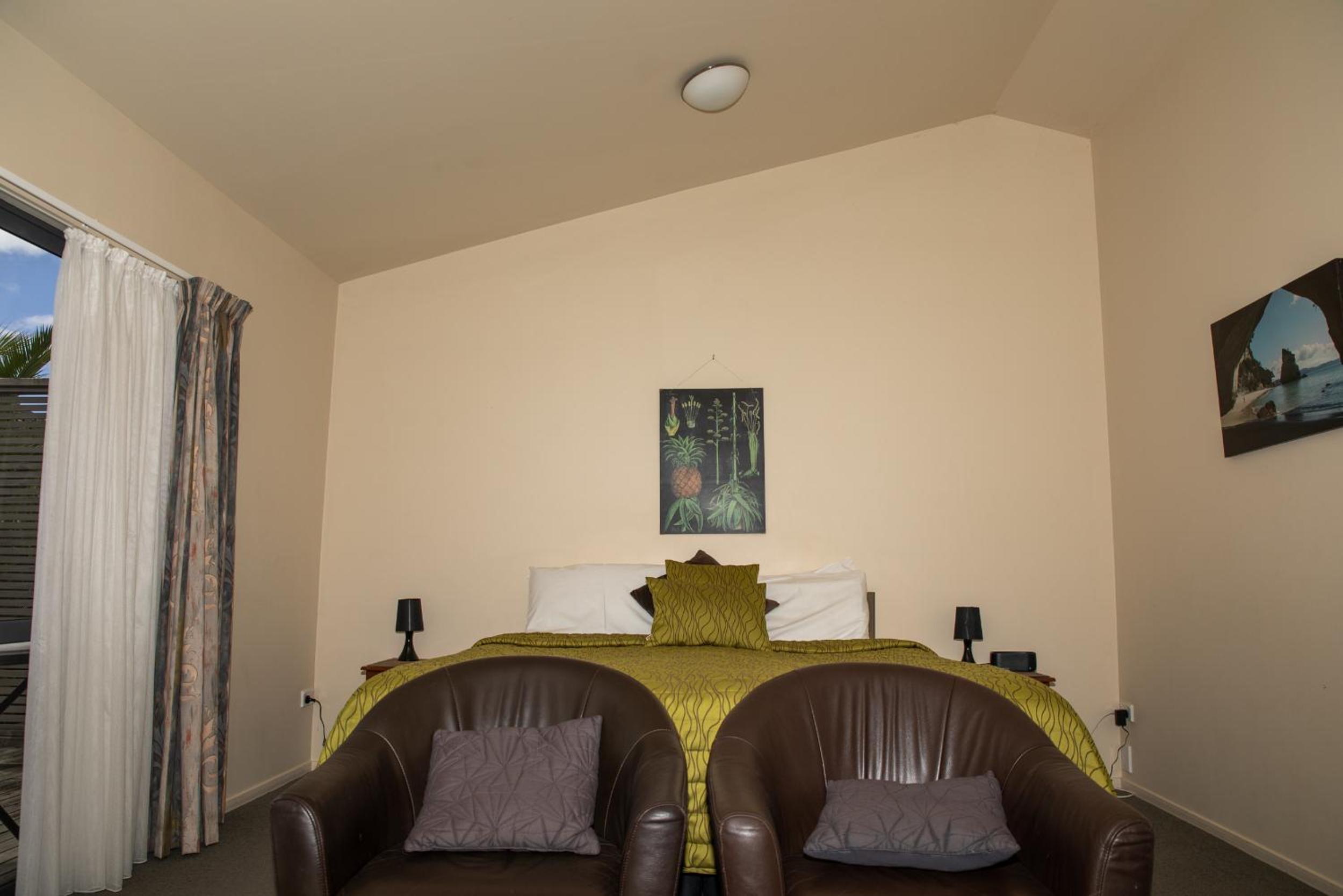 Peninsula Motel