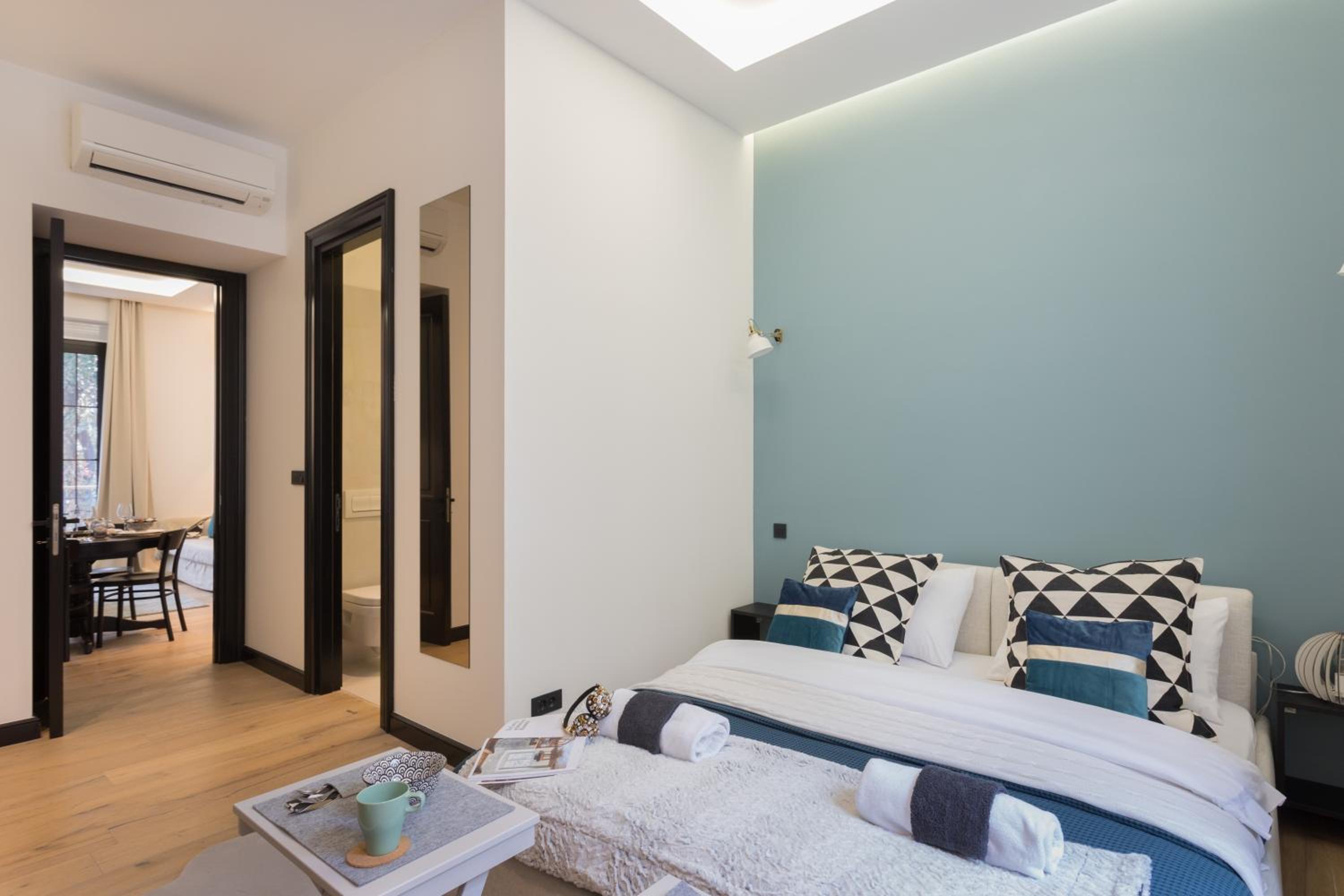 Design Triplex Apartment for Big Group-City Center view 3