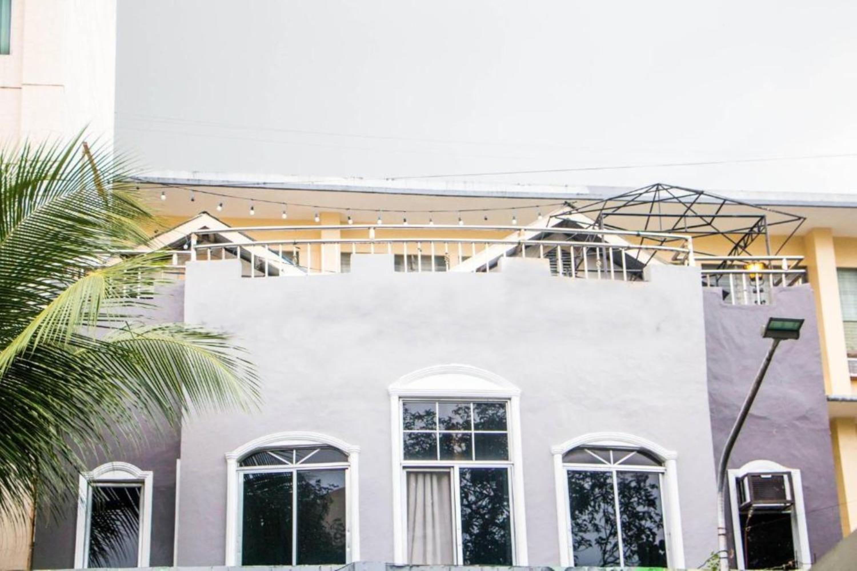 Bunks Hostel