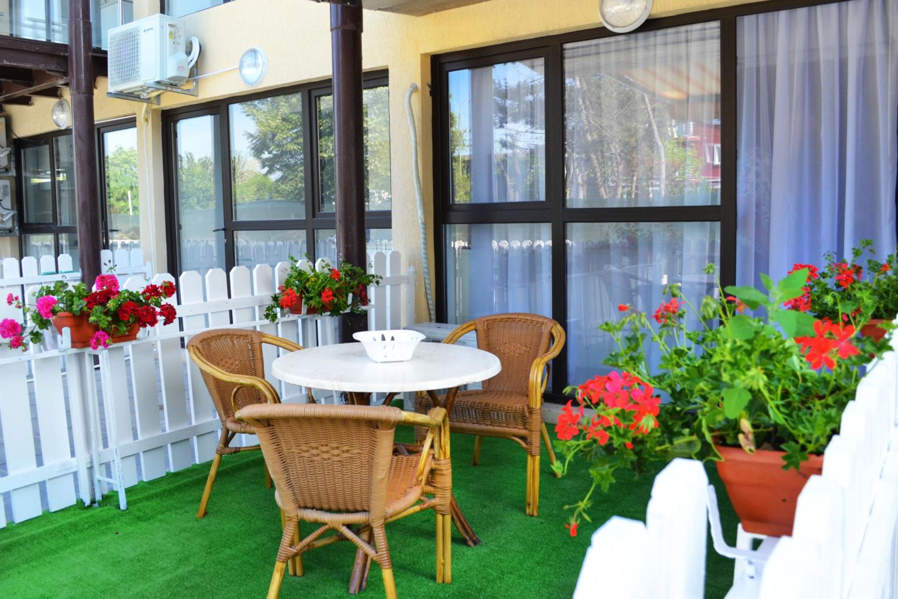 Stile CAPRI Studio cu terasă ALFA Saturn view 3