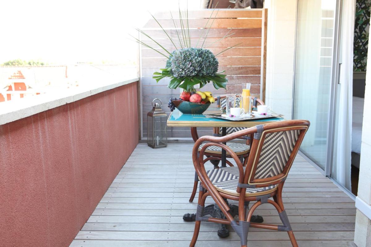 balcony