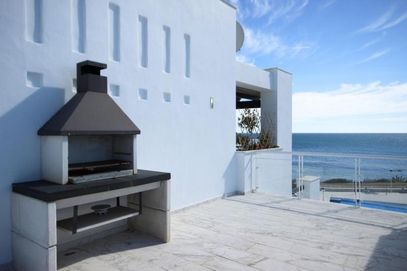 Casares Del Mar Luxury Apartments penthouse with beach access view 4