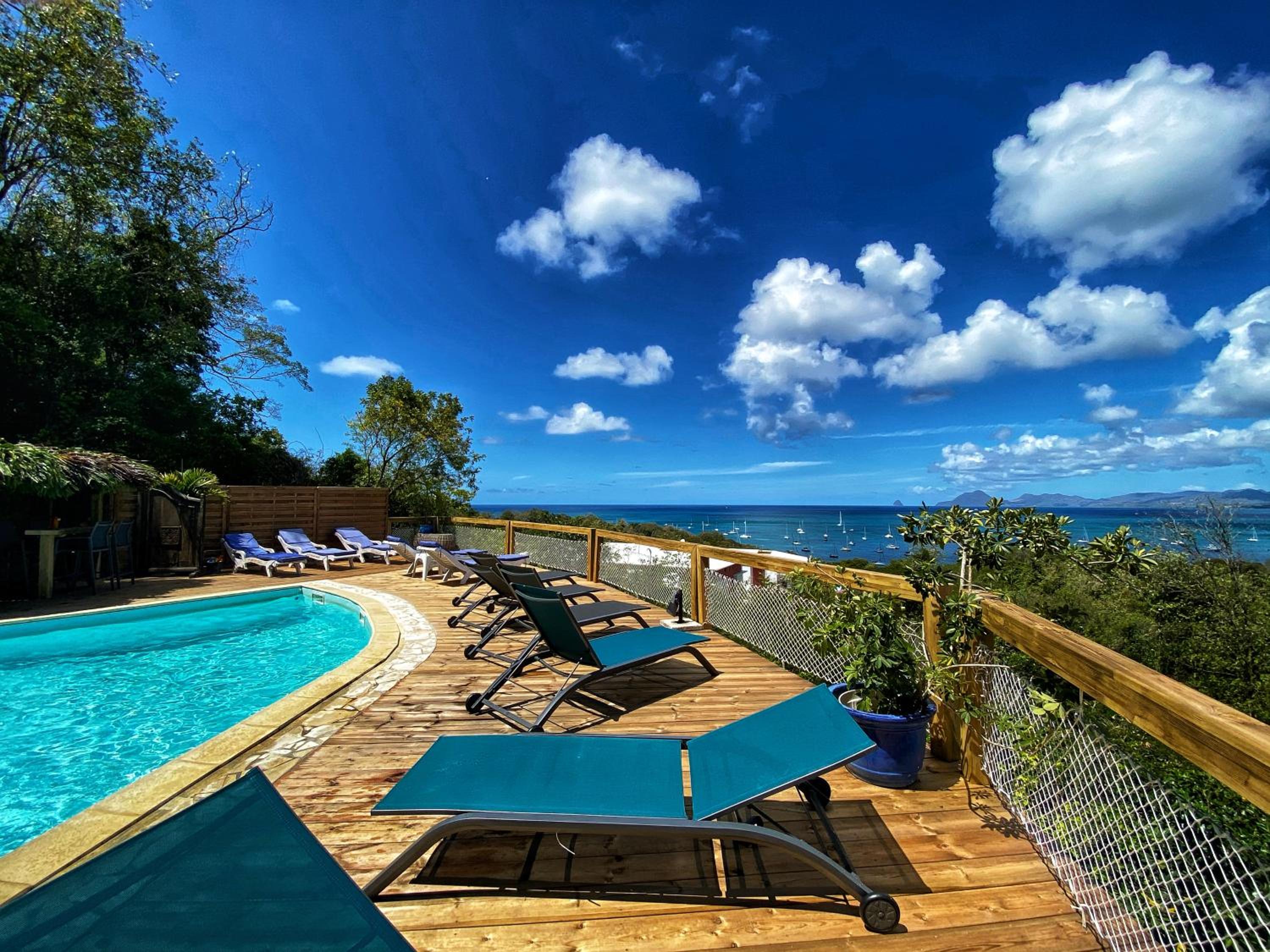 Anoli Lodges