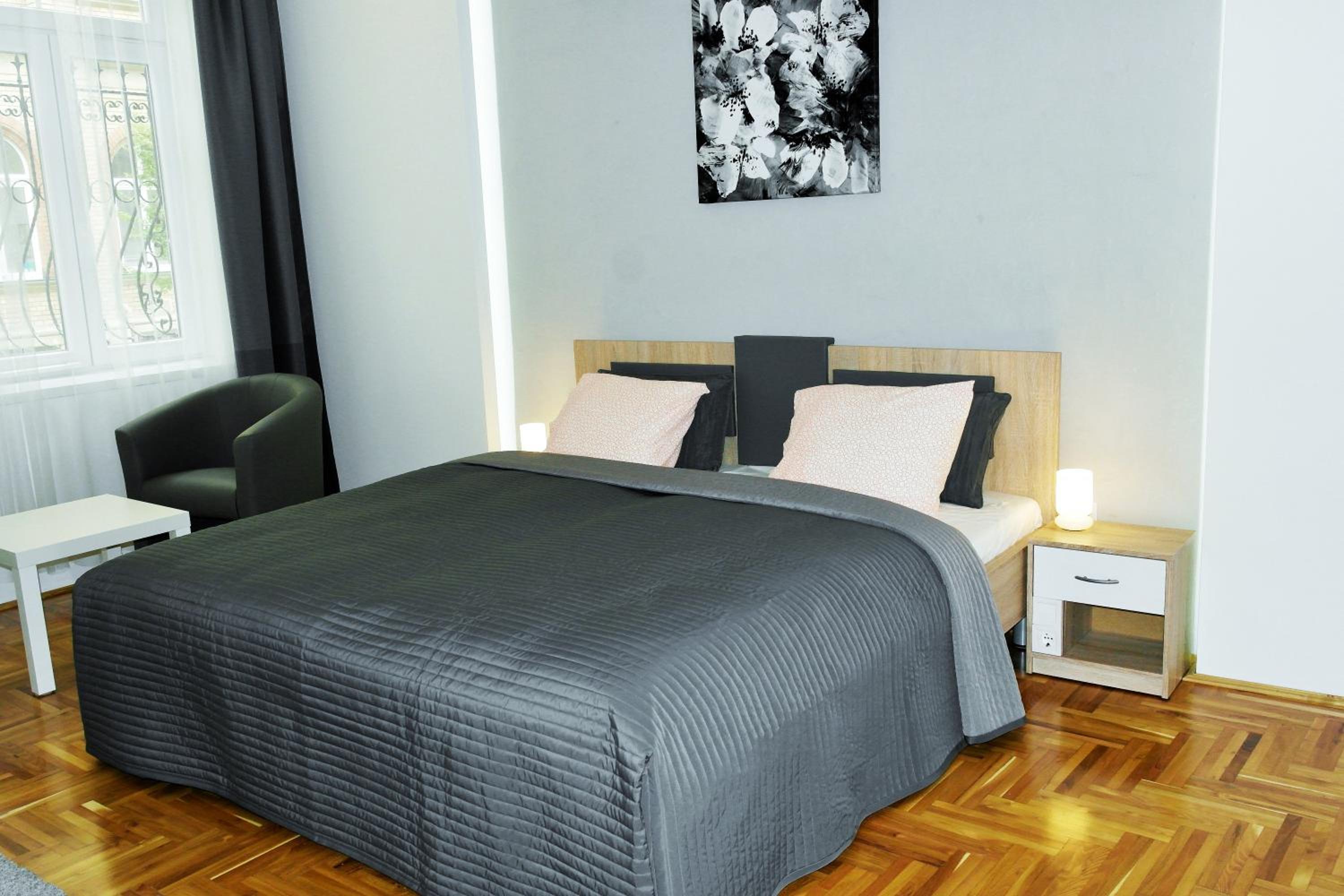 UNIQUE TOWN APARTMENT. CLEAR COMFORT. view 3