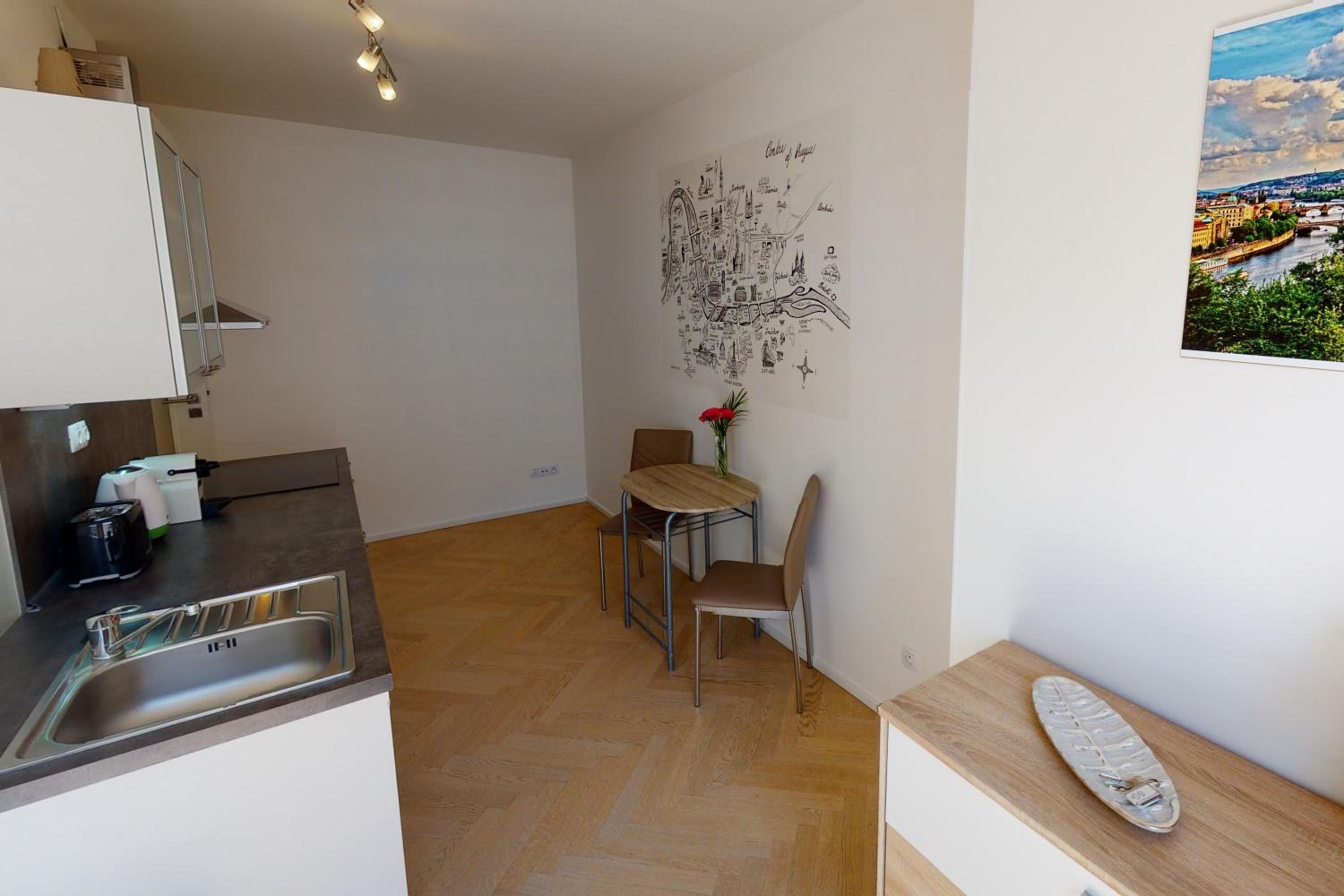 ONSITE Free Garage Parking, 10min Centre by Bus