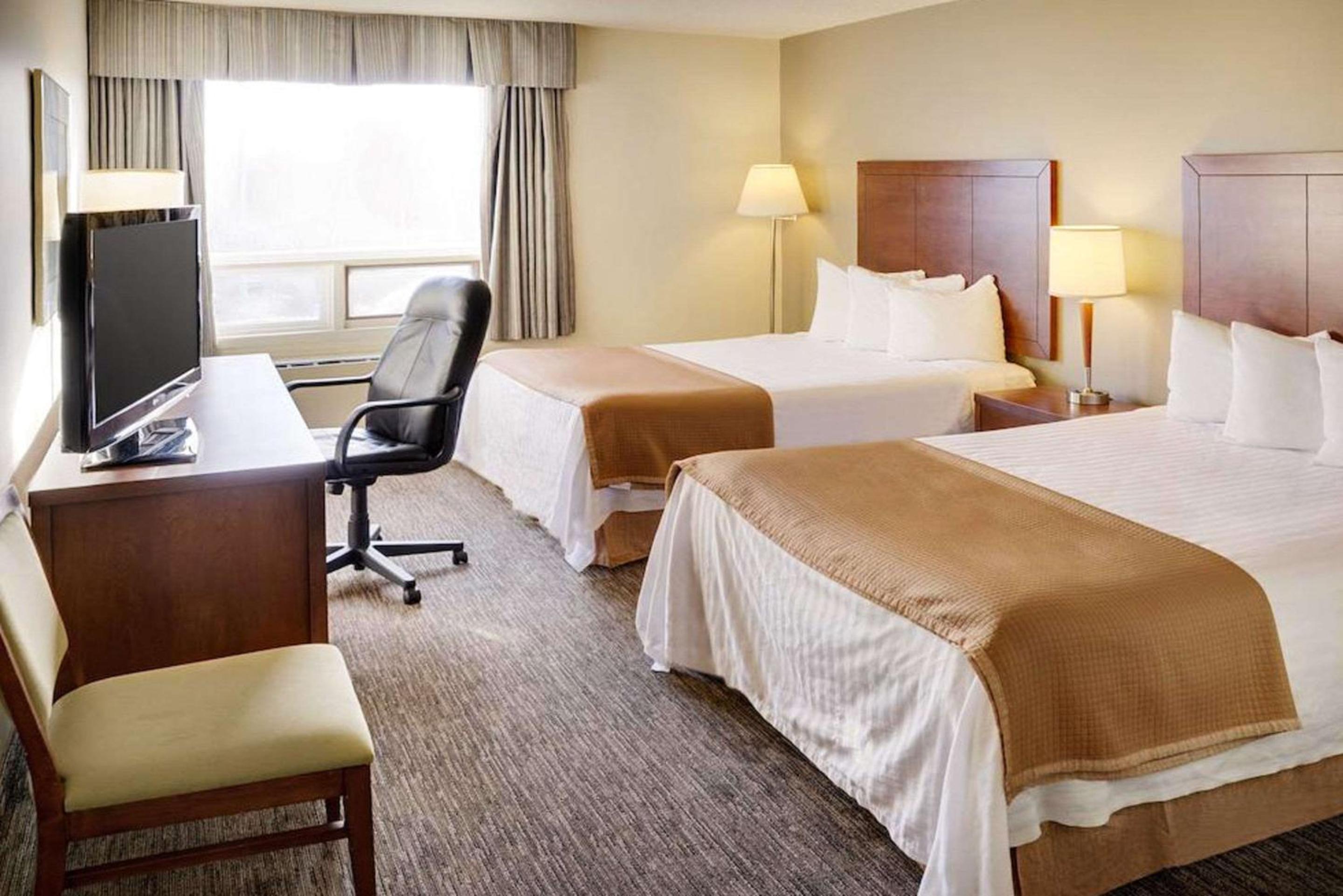 North Bay Vacations - Quality Inn - Property Image 20