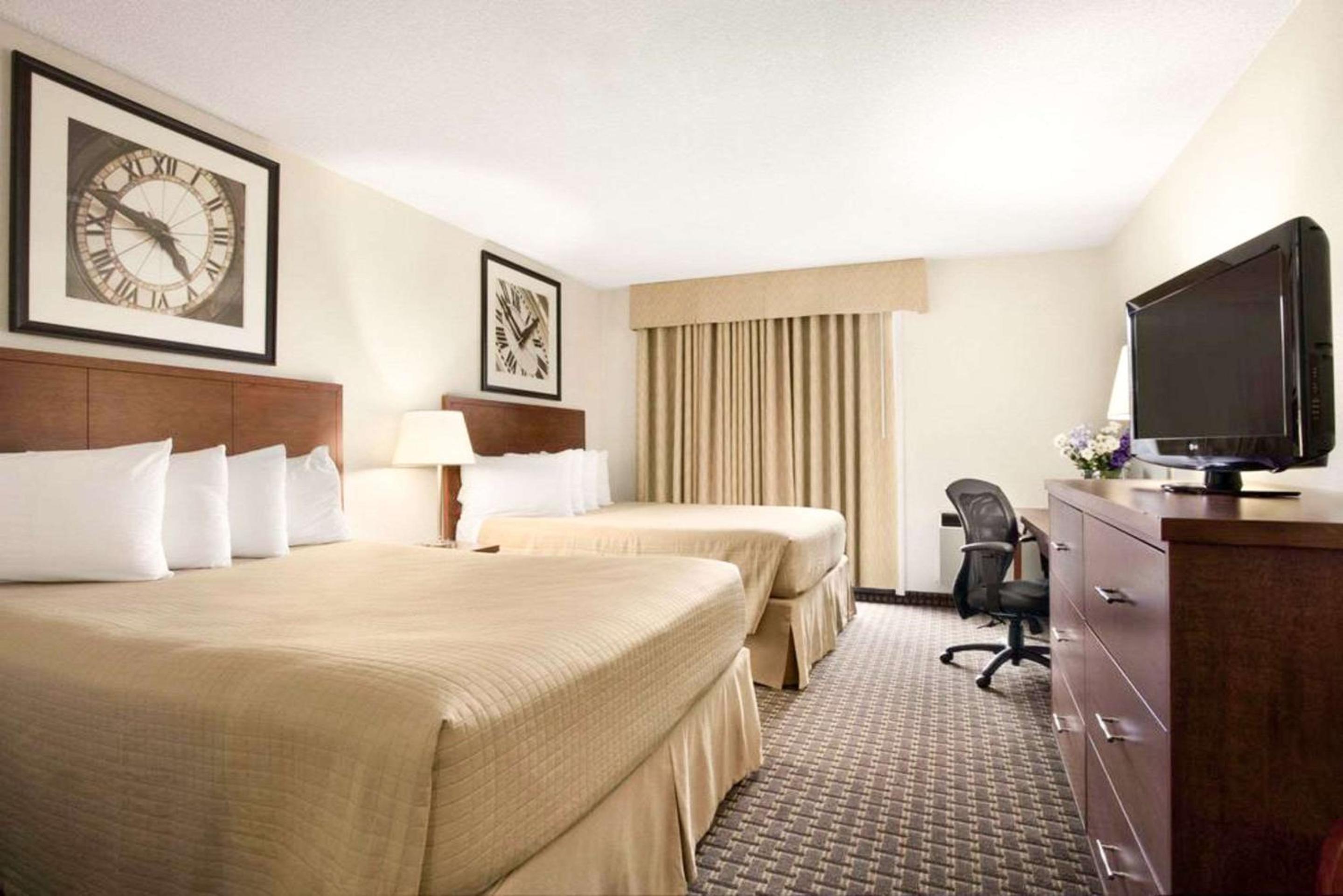 North Bay Vacations - Quality Inn - Property Image 31