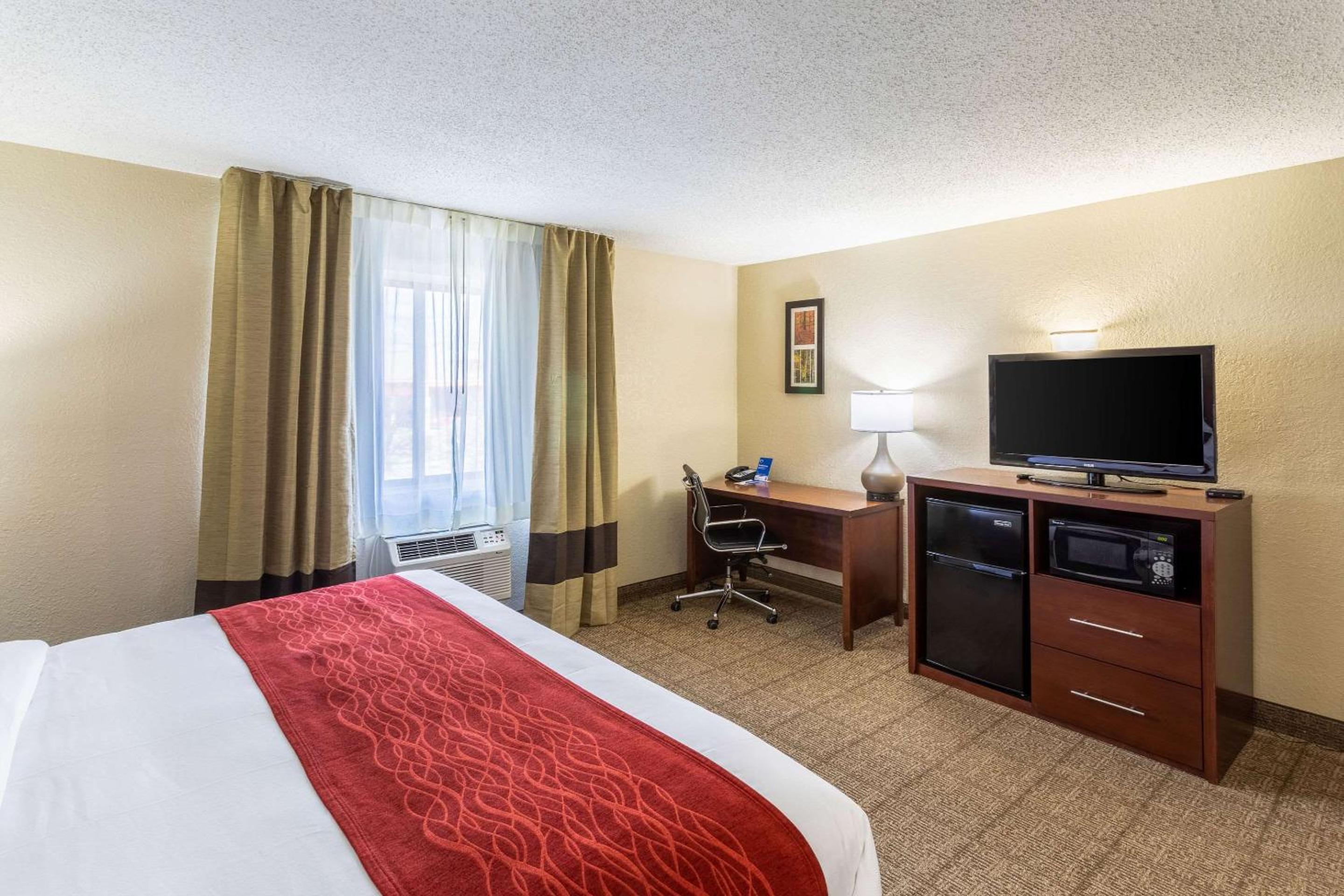 Comfort Inn Waukesha - Milwaukee West, Photo 35