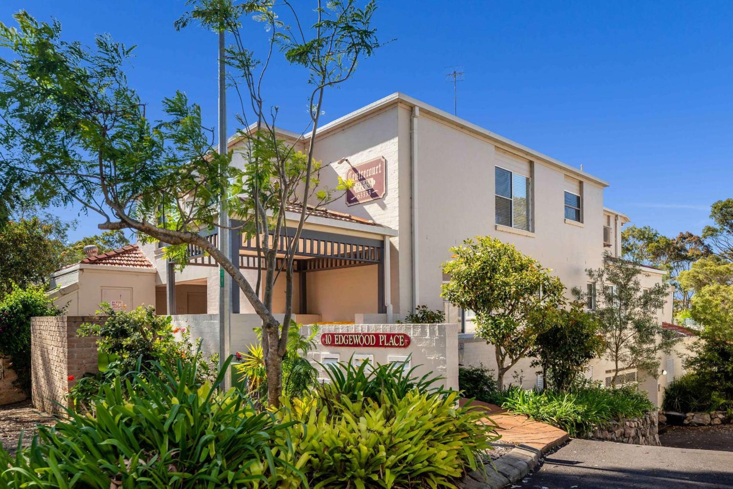 Denhams Beach side holiday apartment