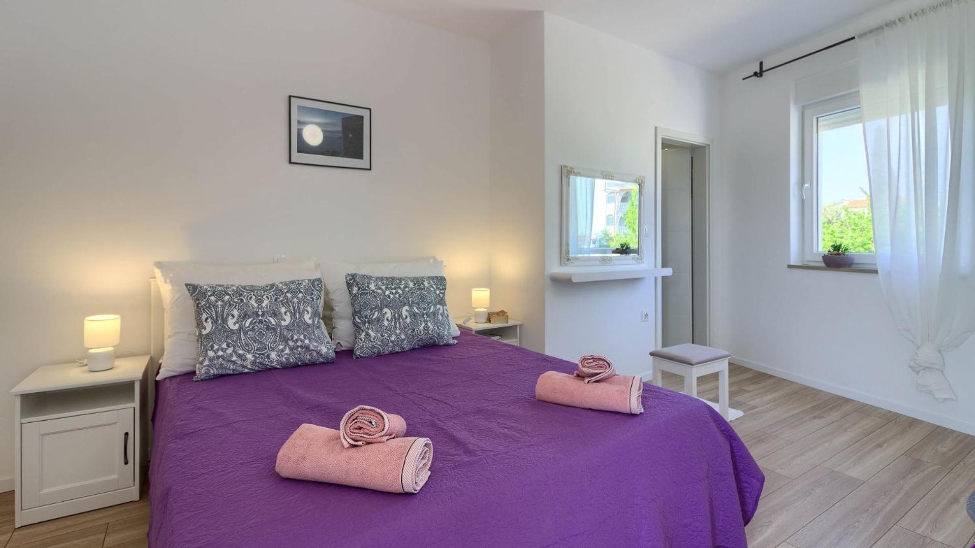 Vila White Jasmin photo 2