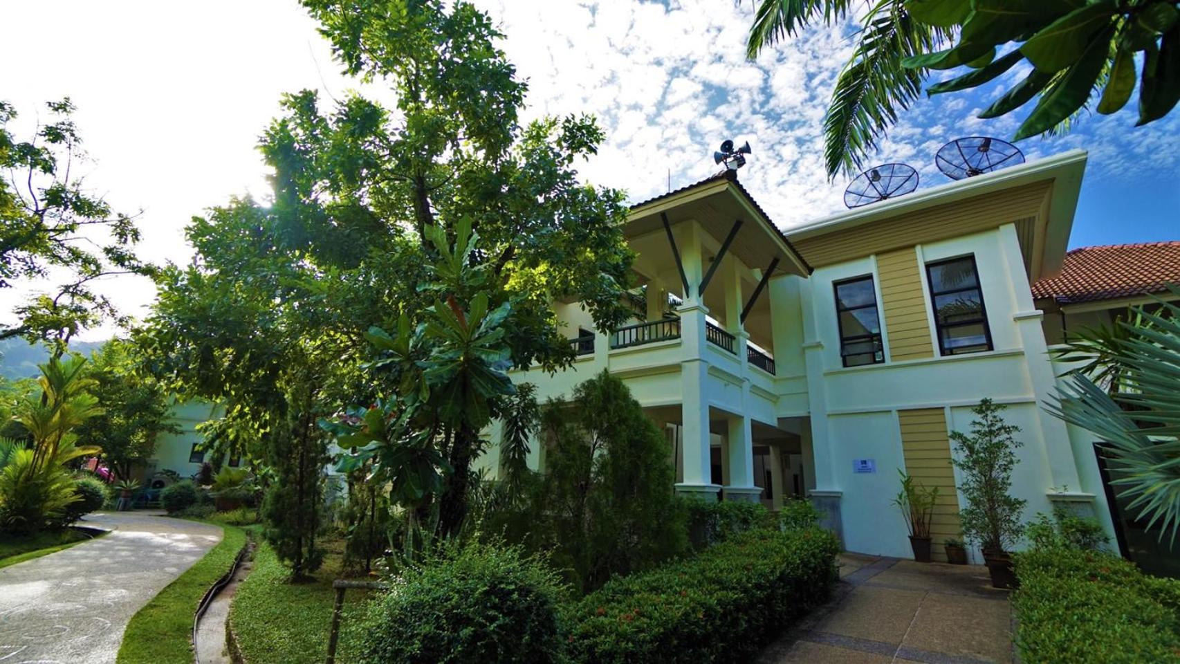 Baan Khaolak Beach Resort