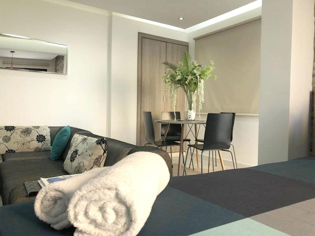 Metro Court Apartments