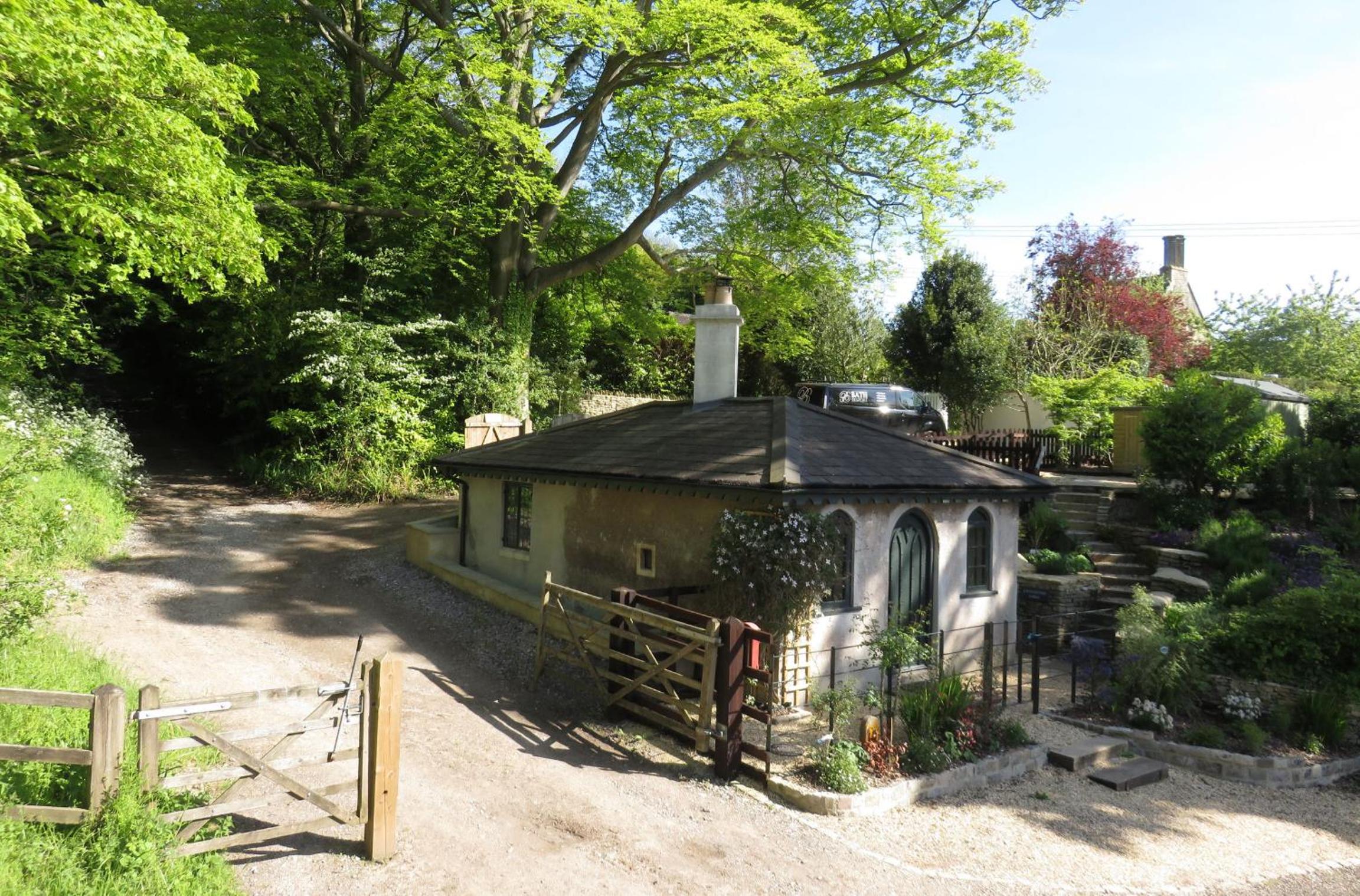 Gatekeepers Lodge, Dyrham Park - Private & Self Contained, deluxe accommodation, 15 mins from Bath view 3