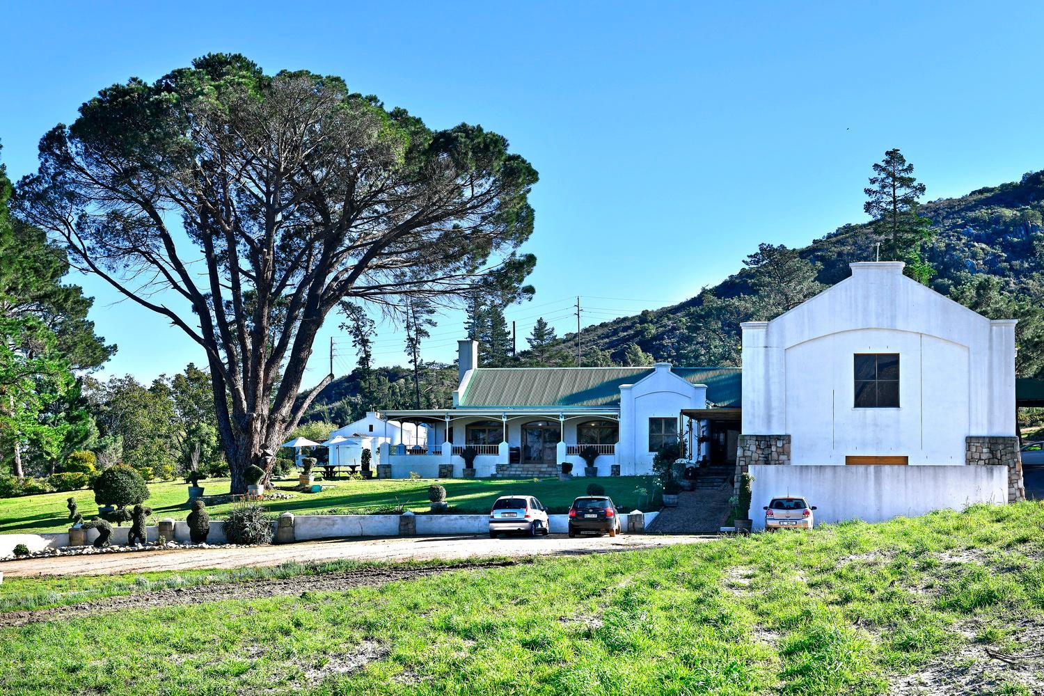 Topiary Wine Estate & Cottages