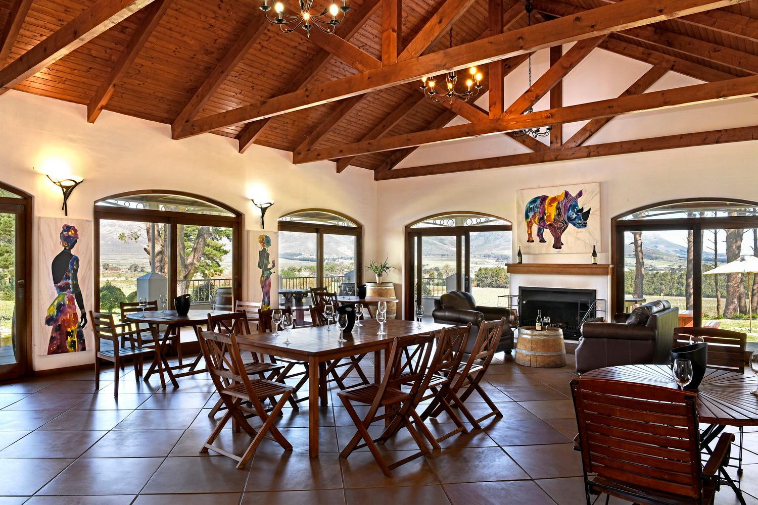 Topiary Wine Estate & Cottages