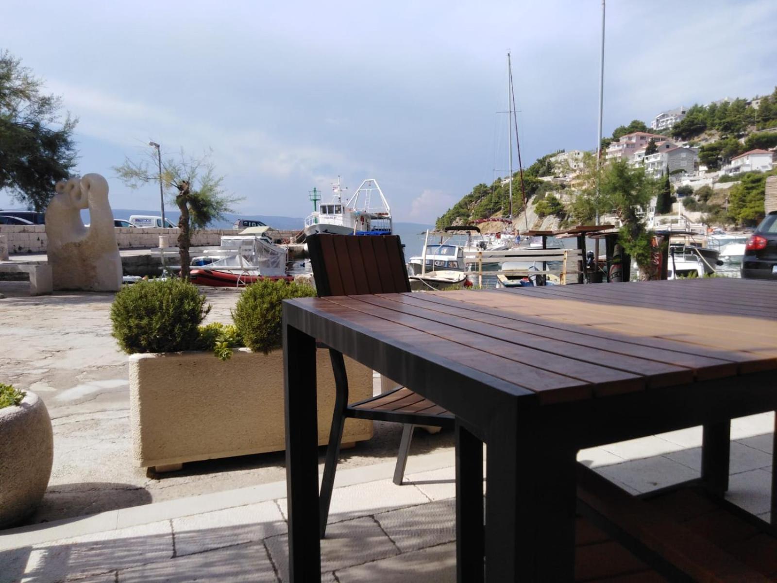 Apartment Žara 2 with Boat Place view 4
