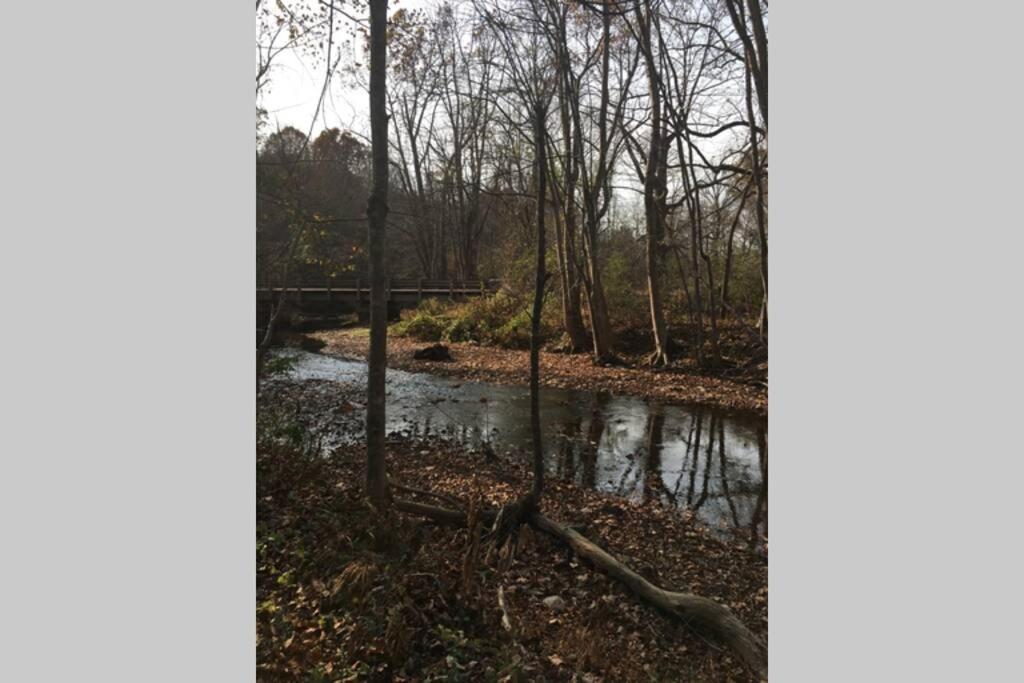 Serenity Views Comfort - Close to City & Parkway!