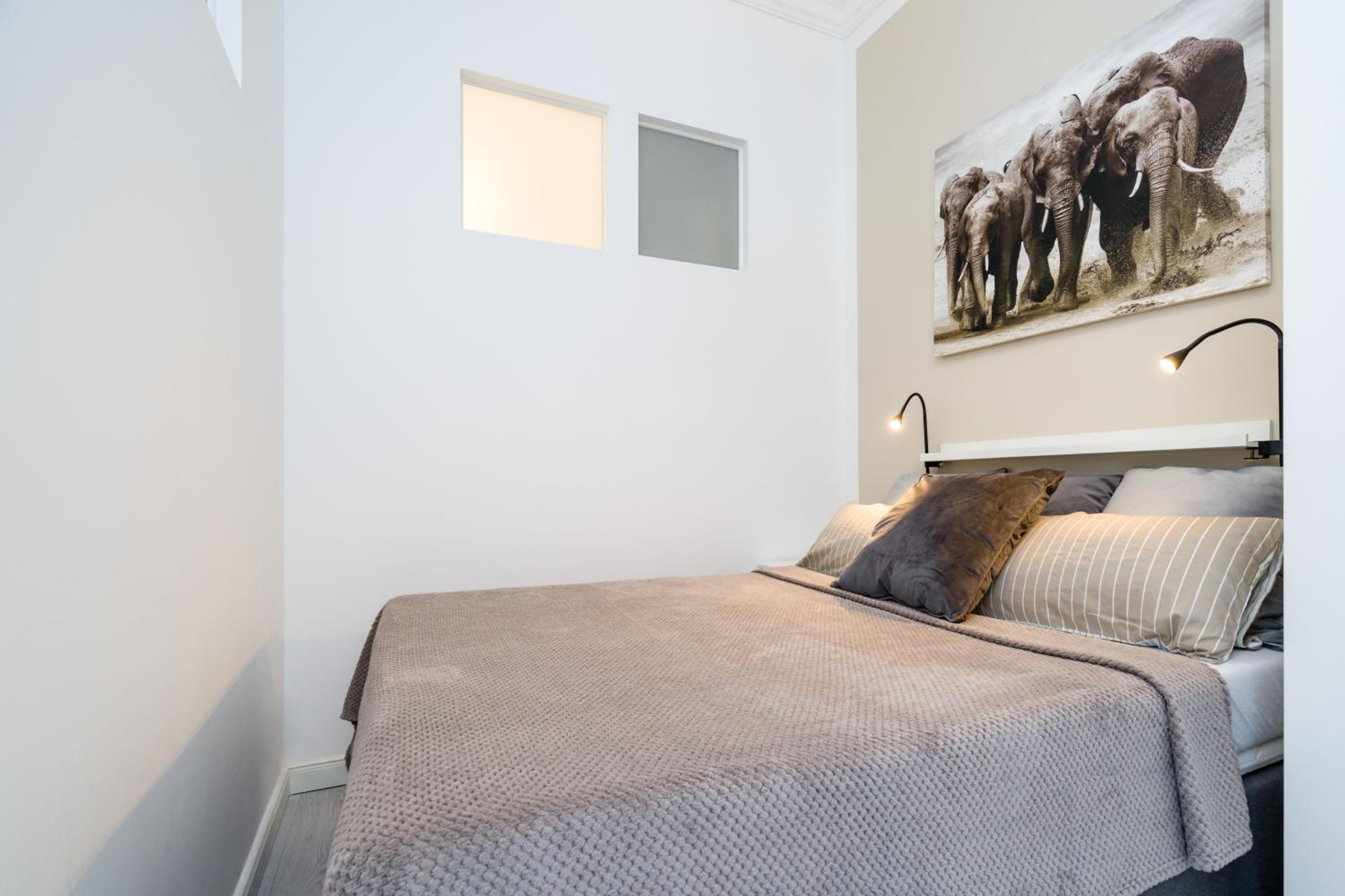 The Lohmeyerstr lI - Group Flat in Central Berlin, Family-Friendly, 2BR, 4- 6 Guests photo 3