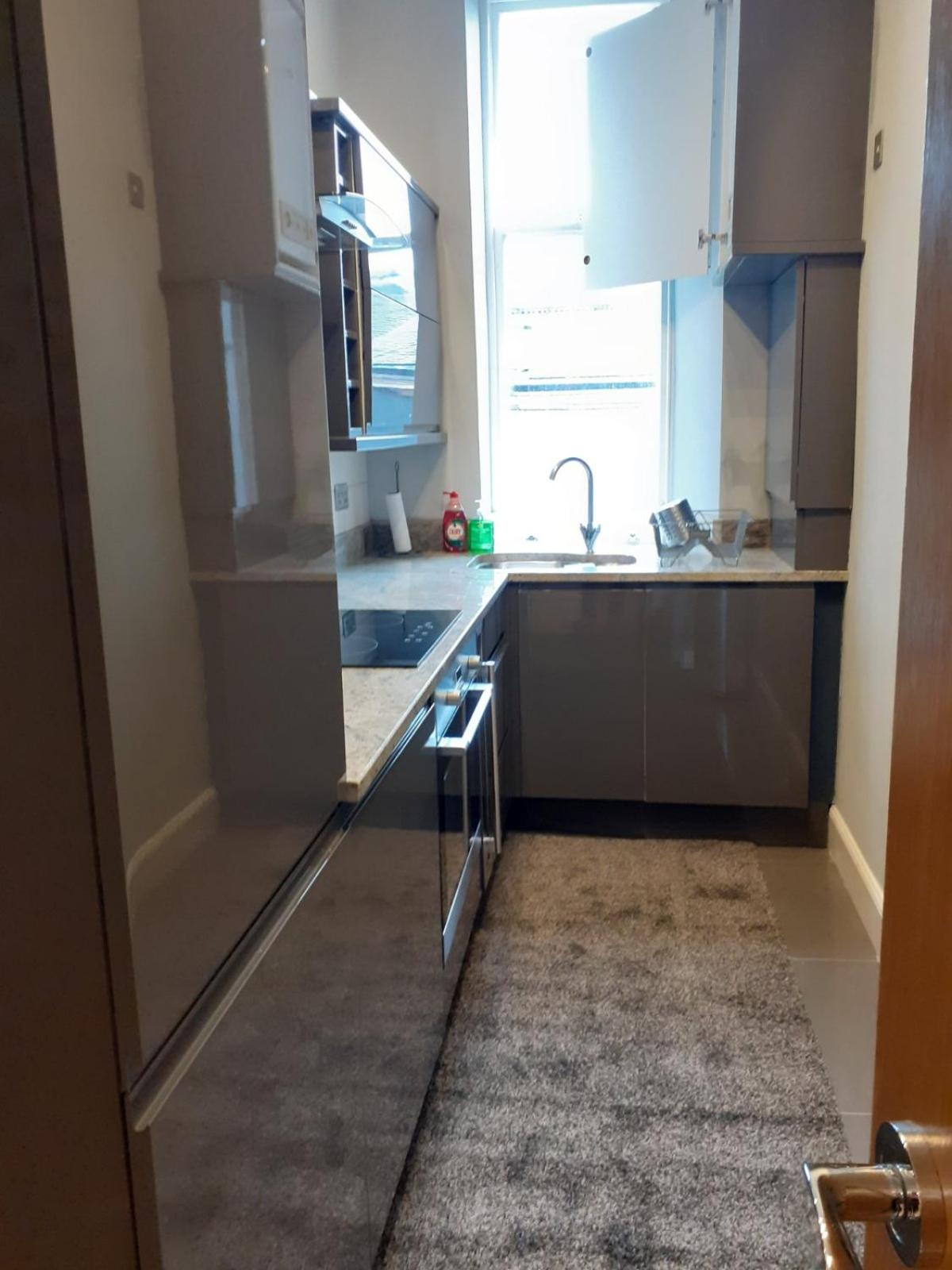 Modern Glasgow City Centre Apartment view 5