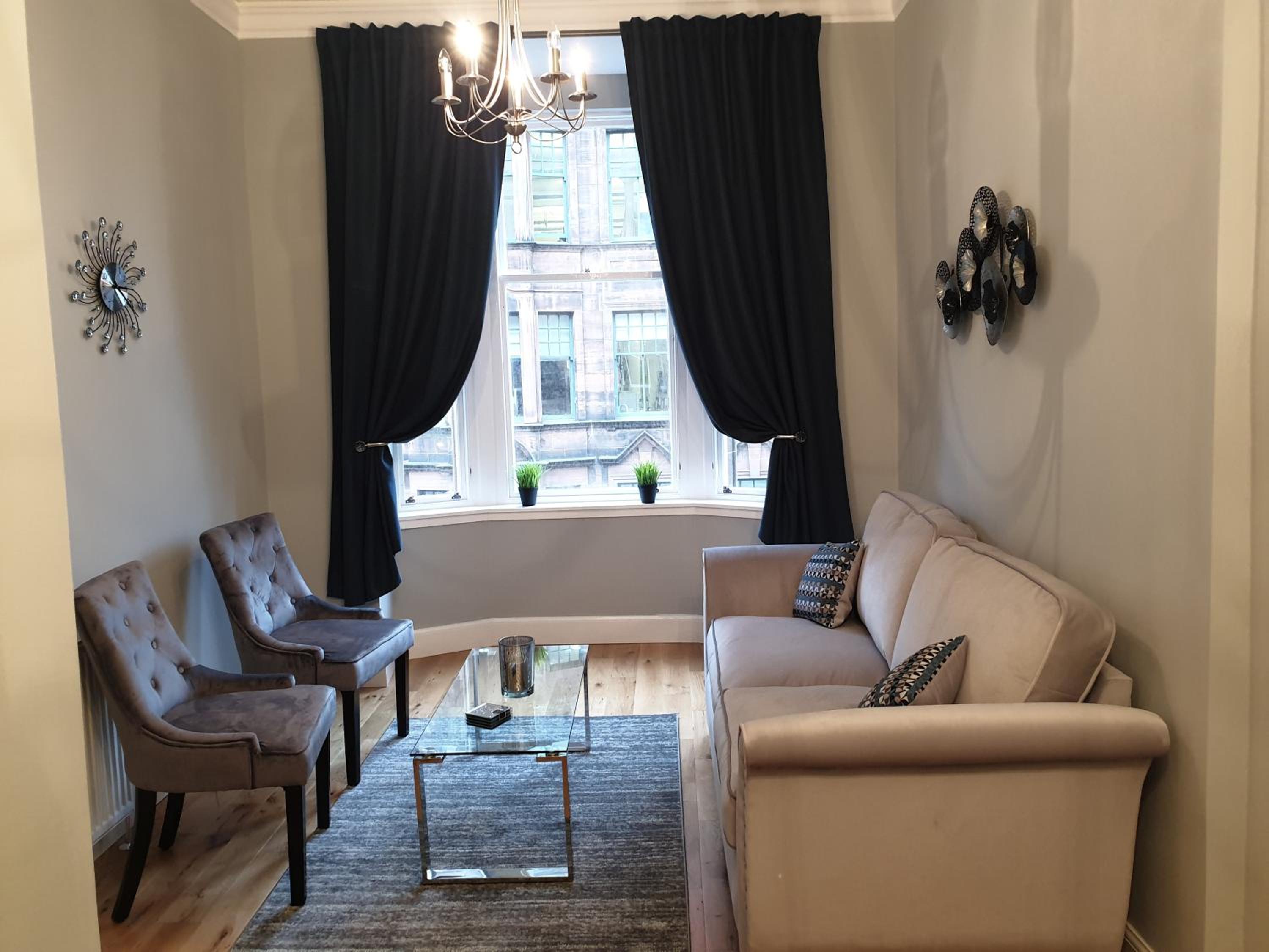 Modern Glasgow City Centre Apartment view 3