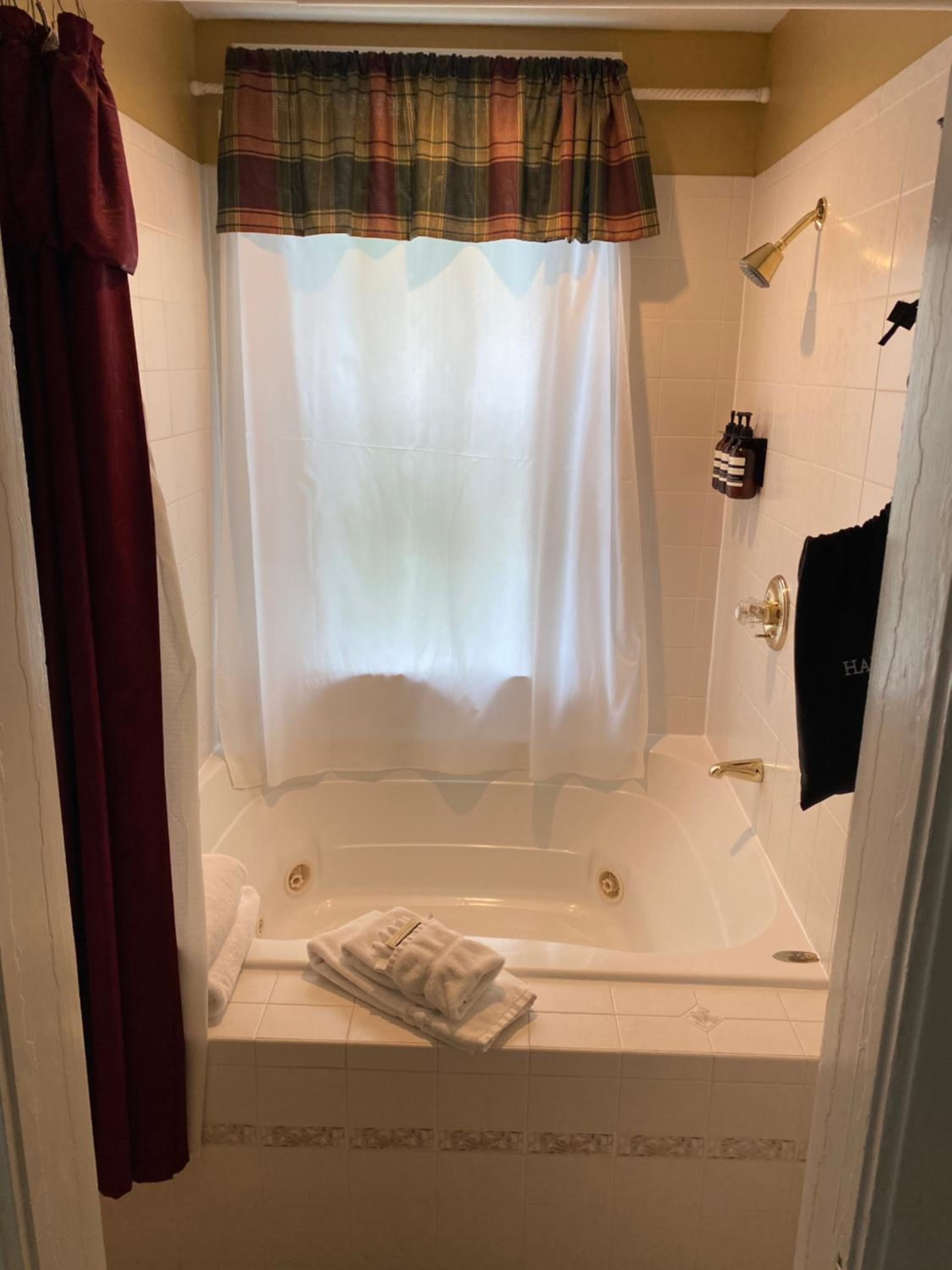 Inn at 835 Boutique Hotel