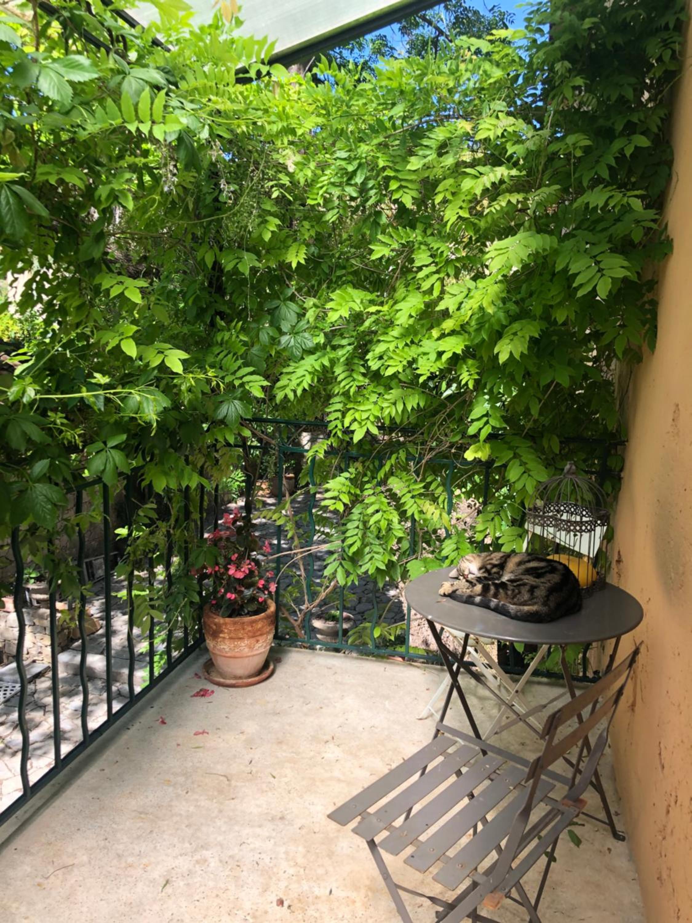 balcony