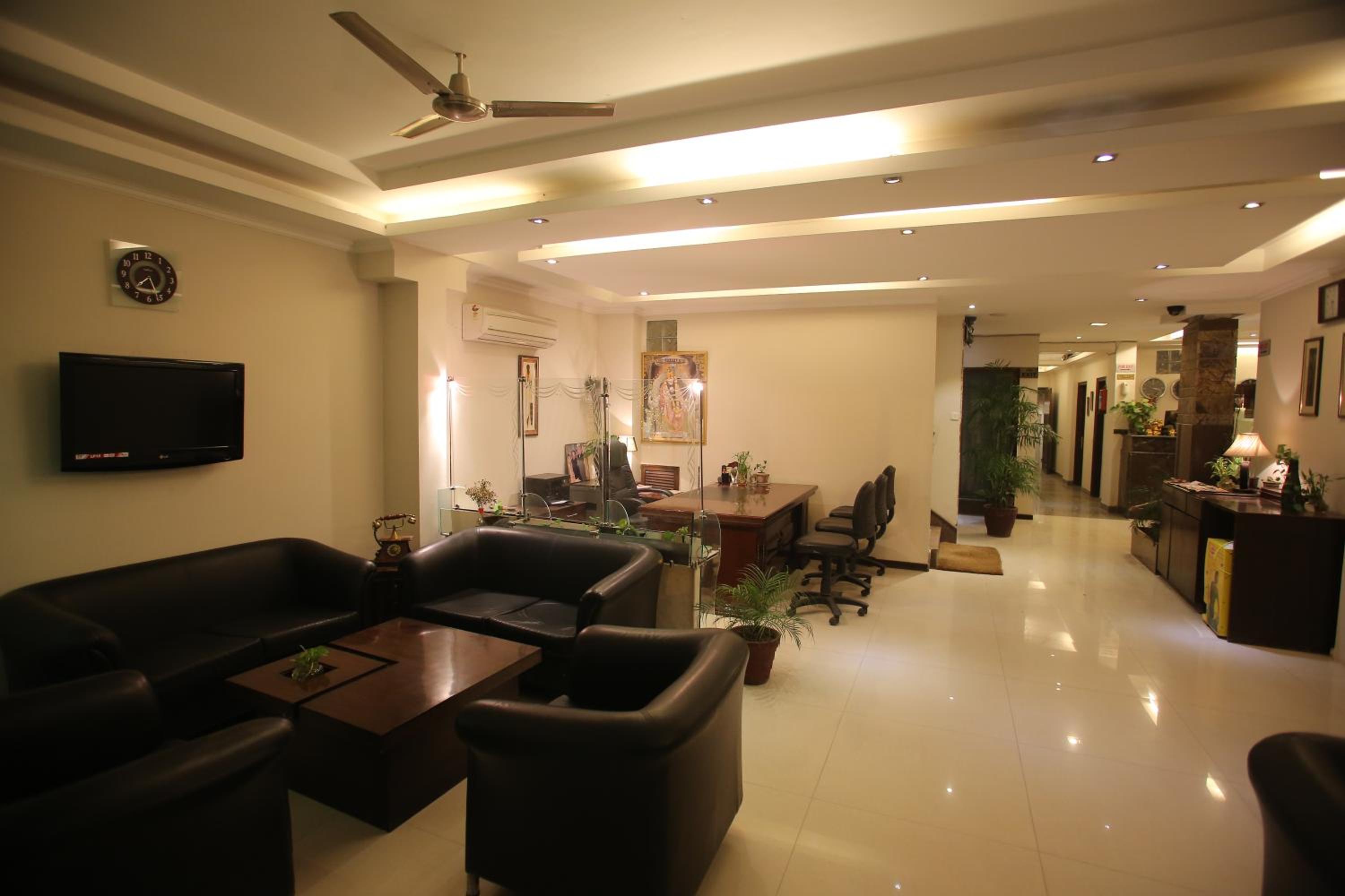 Gurgaon Vacations - Hotel City Premier - Near Galleria Market , Super Mart-1 DLF Gurgaon - Property Image 5