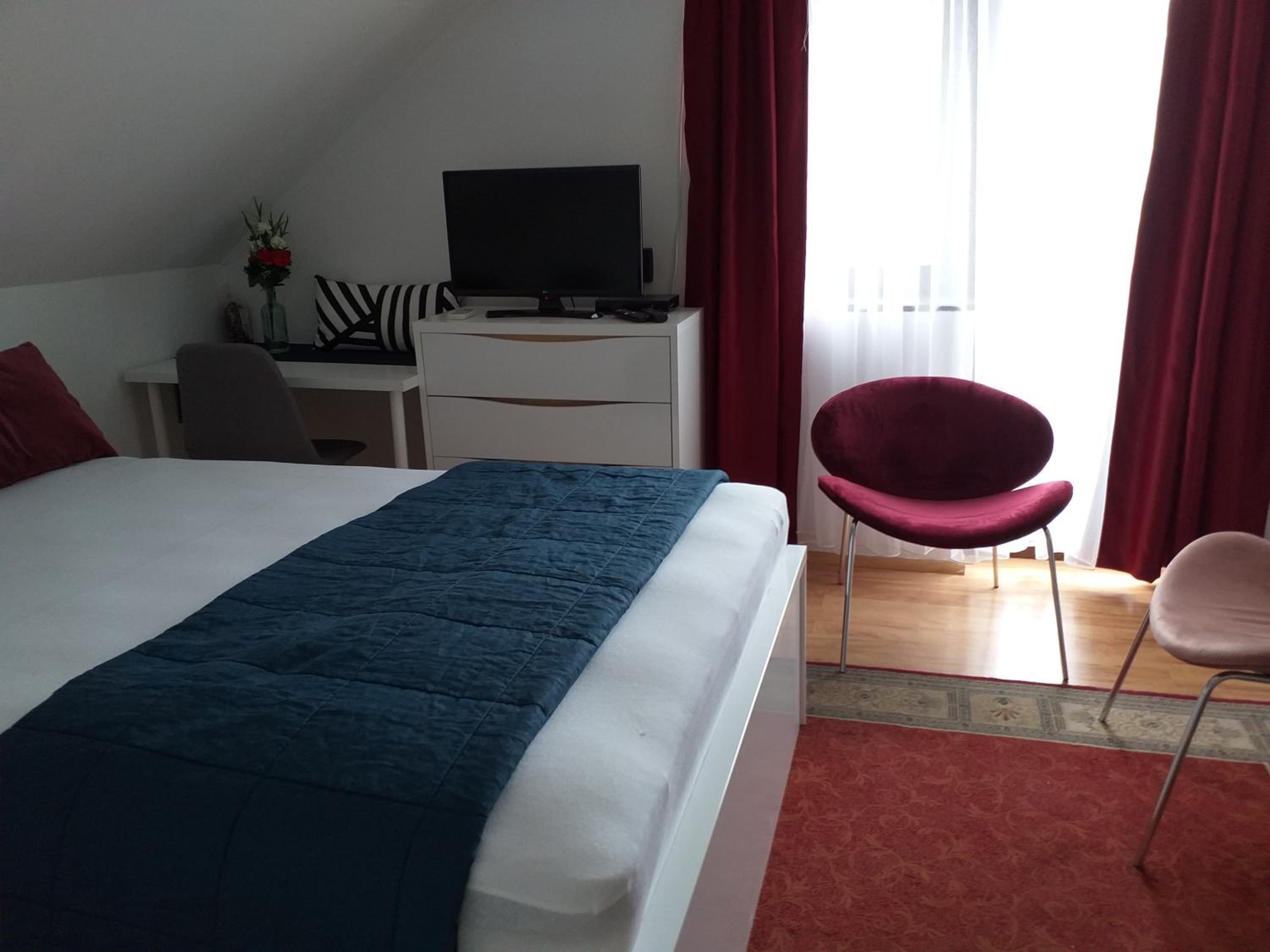 ART INN APARTMANHÁZ BALATON-GYENESDIÁS