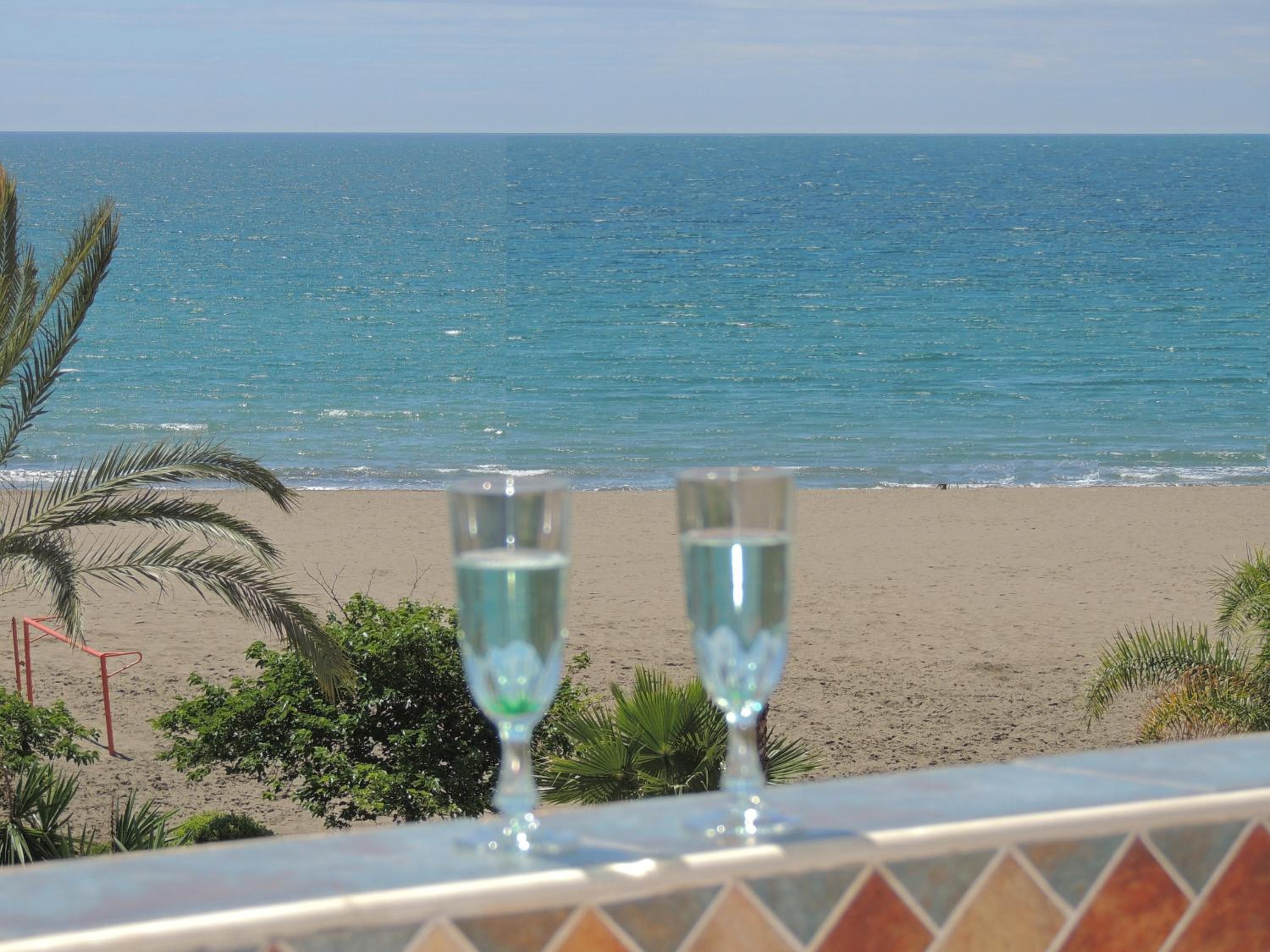 Ole Playa 6A, Beach Front - A pie de Playa, Sea Views - Vistas al Mar, Parking, Puerto Marina view 4