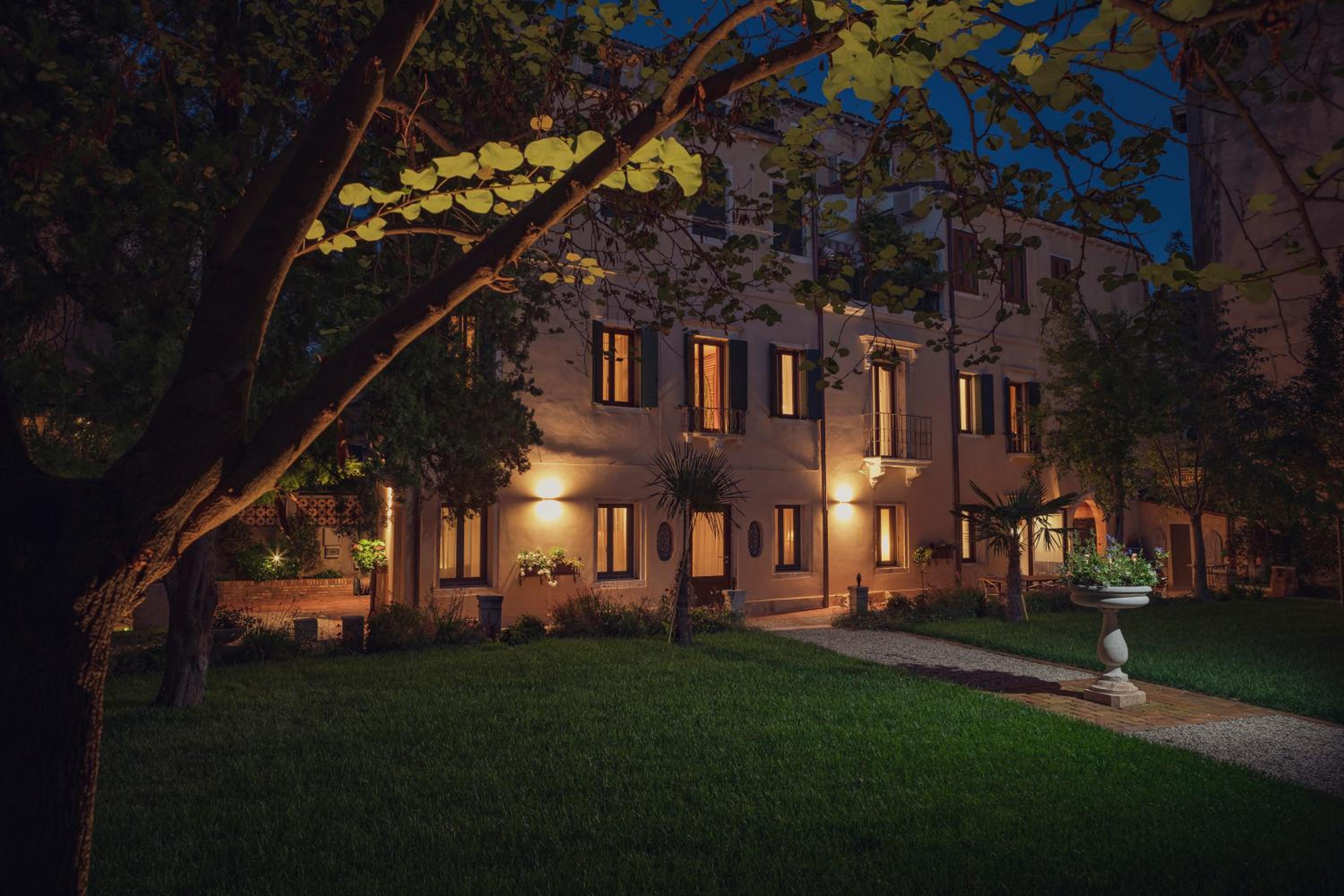 Cinqueteste Luxury Home