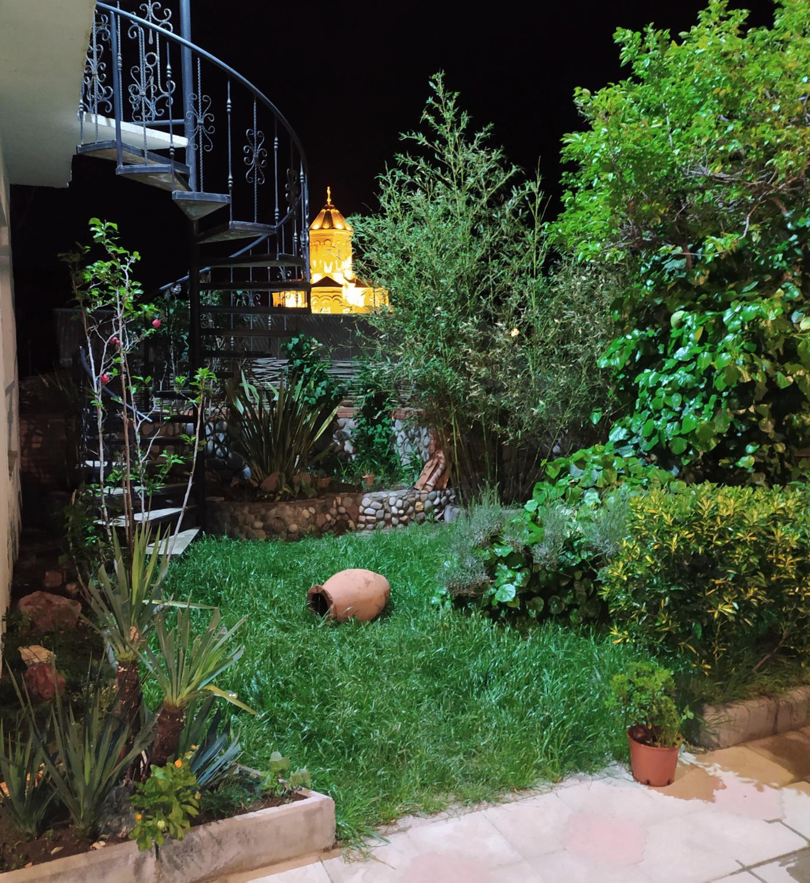 Photo 8