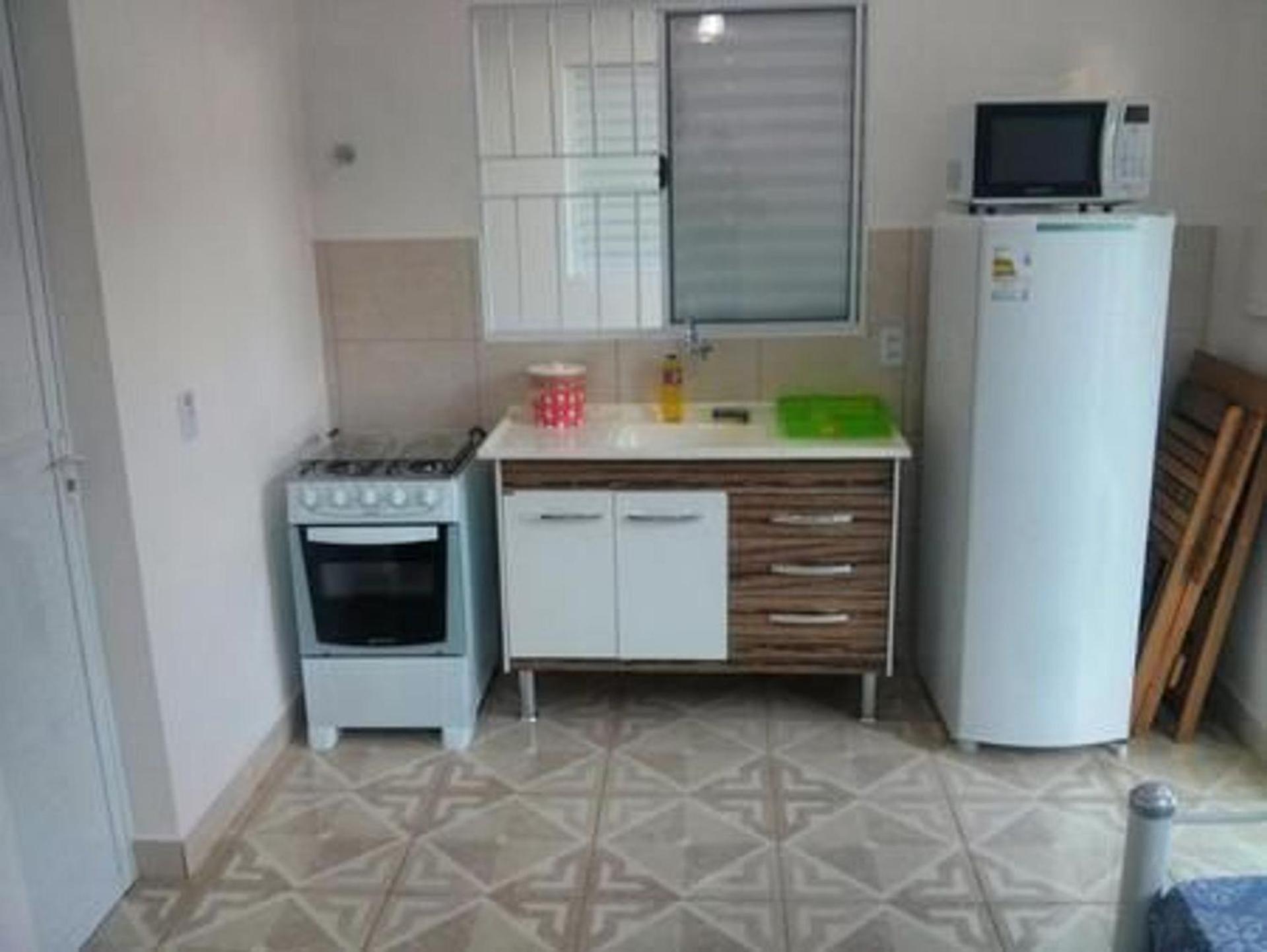 Estúdio em maresias com ar condicionado e piscina