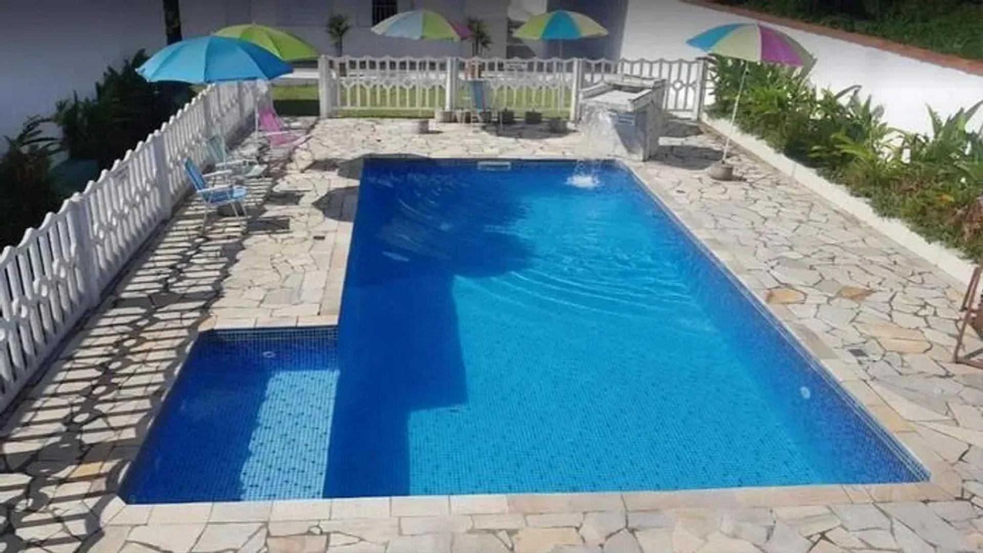 Estúdio em maresias com ar condicionado e piscina