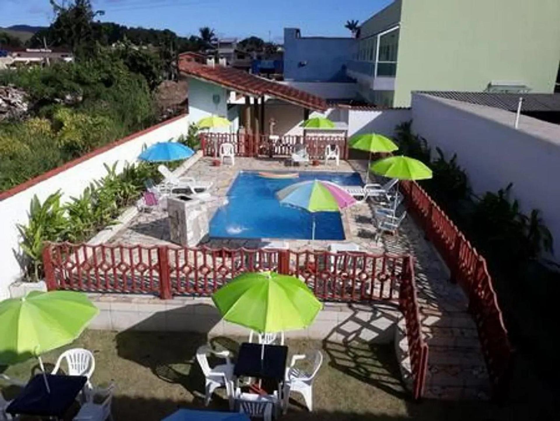 Estúdio em maresias com ar condicionado e piscina