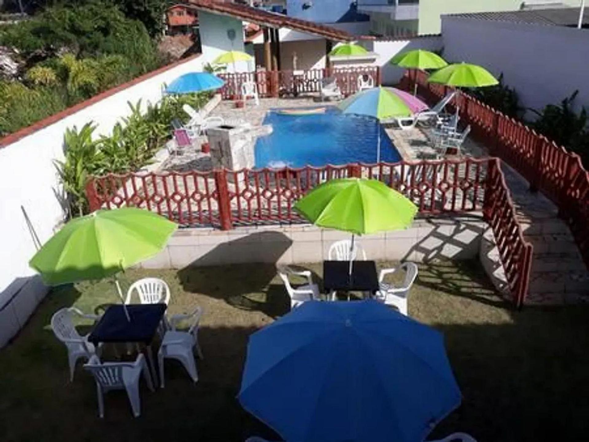 Estúdio em maresias com ar condicionado e piscina