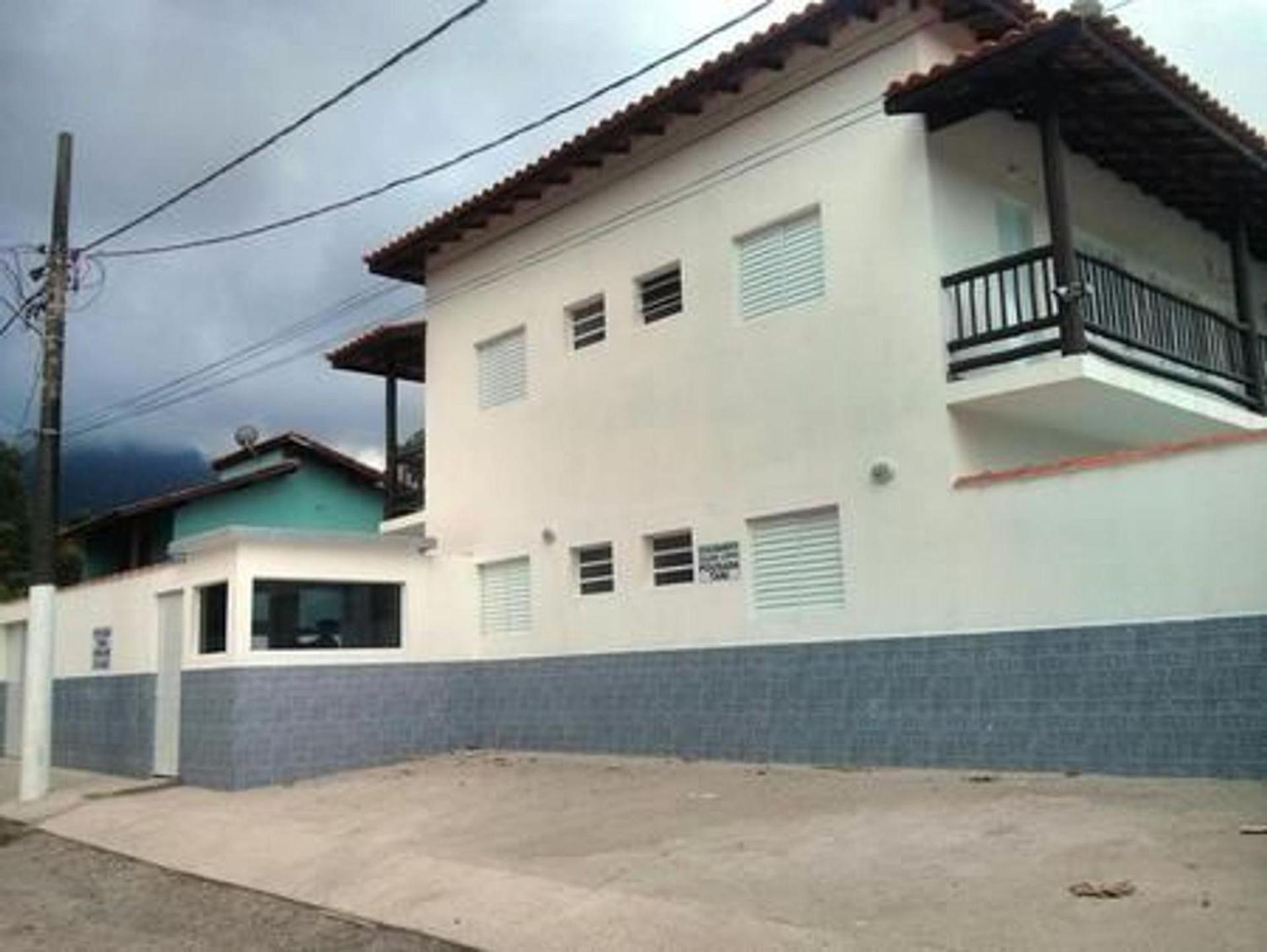Estúdio em maresias com ar condicionado e piscina