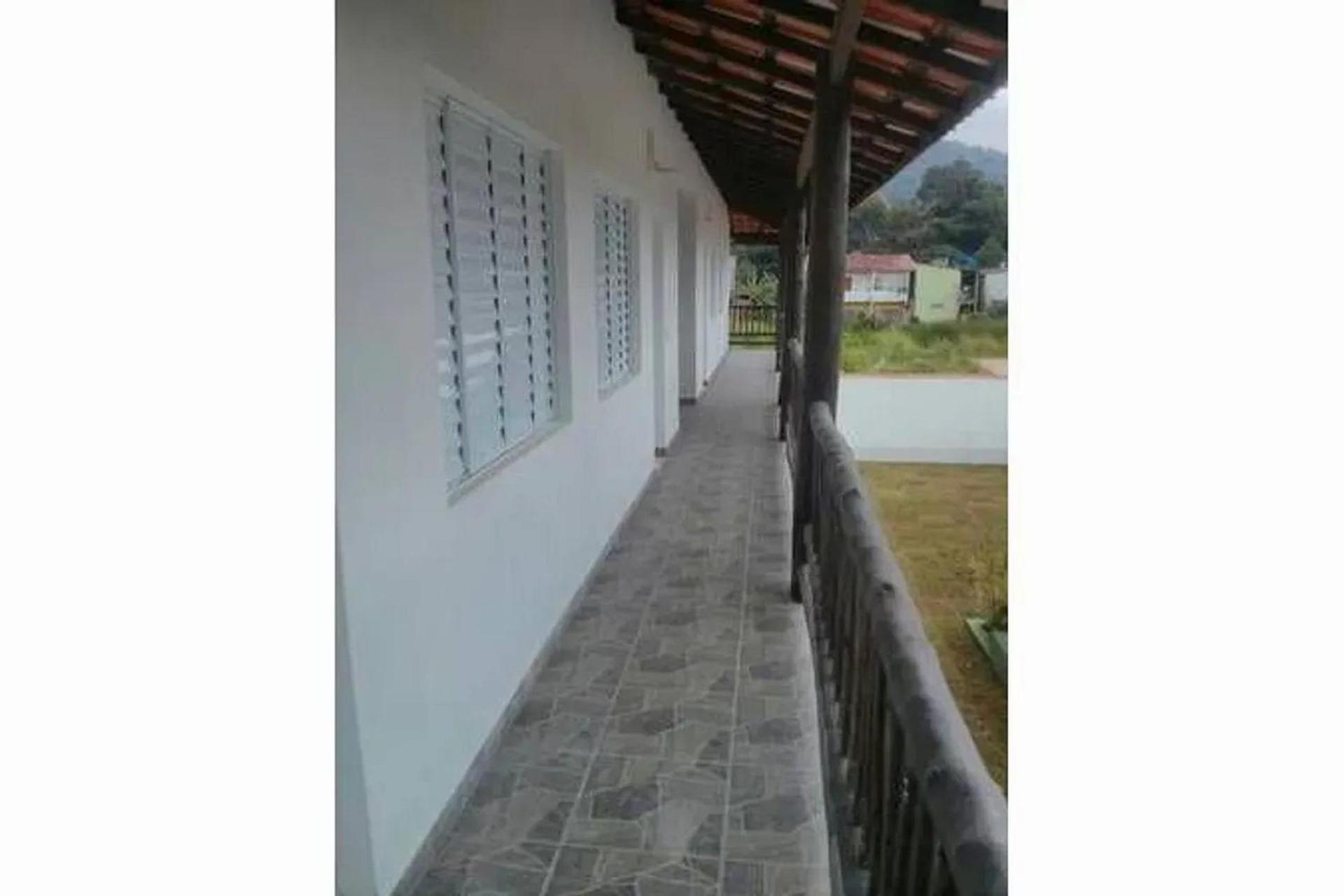 Estúdio em maresias com ar condicionado e piscina
