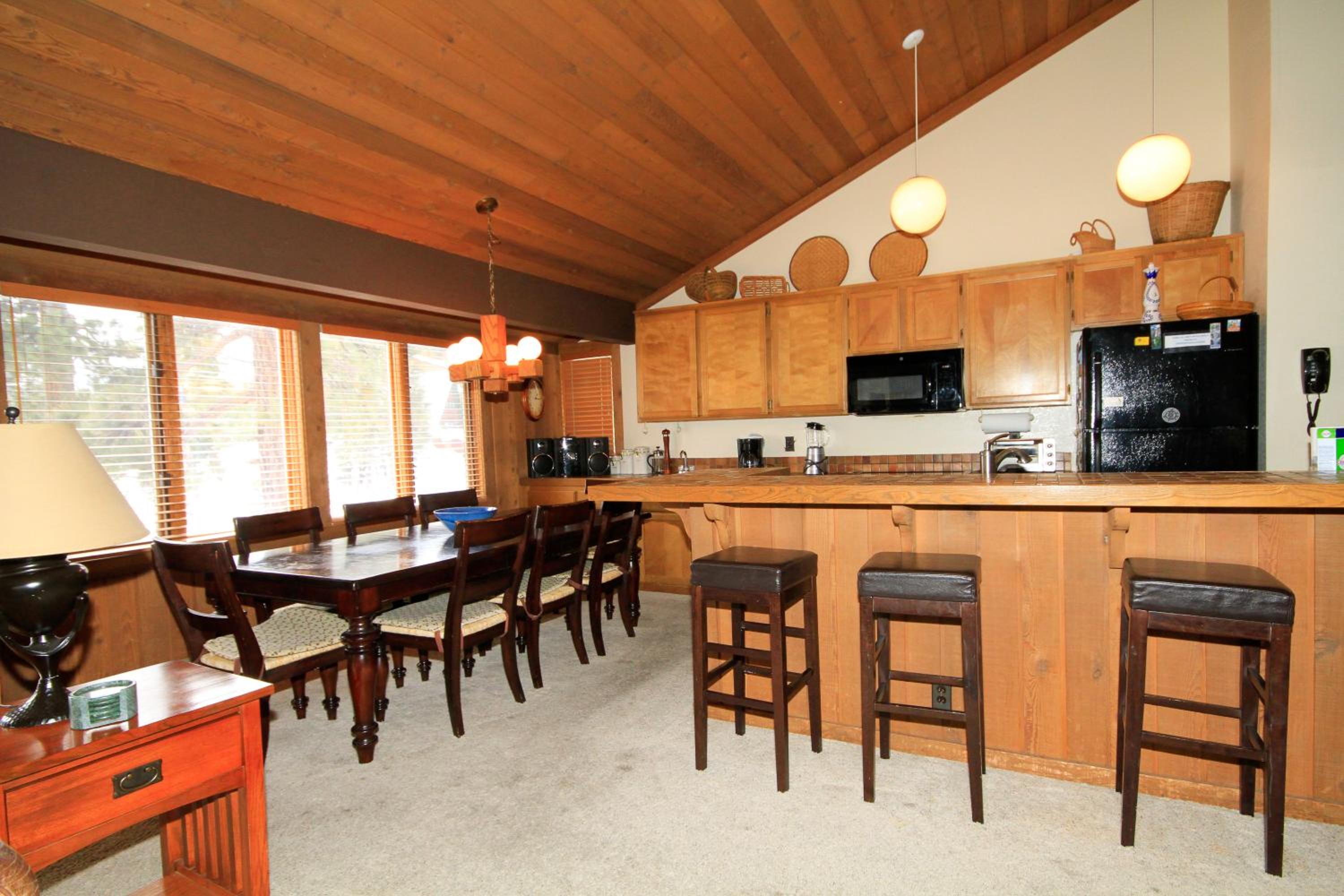 Mountainback 40 Loft Corner view 4