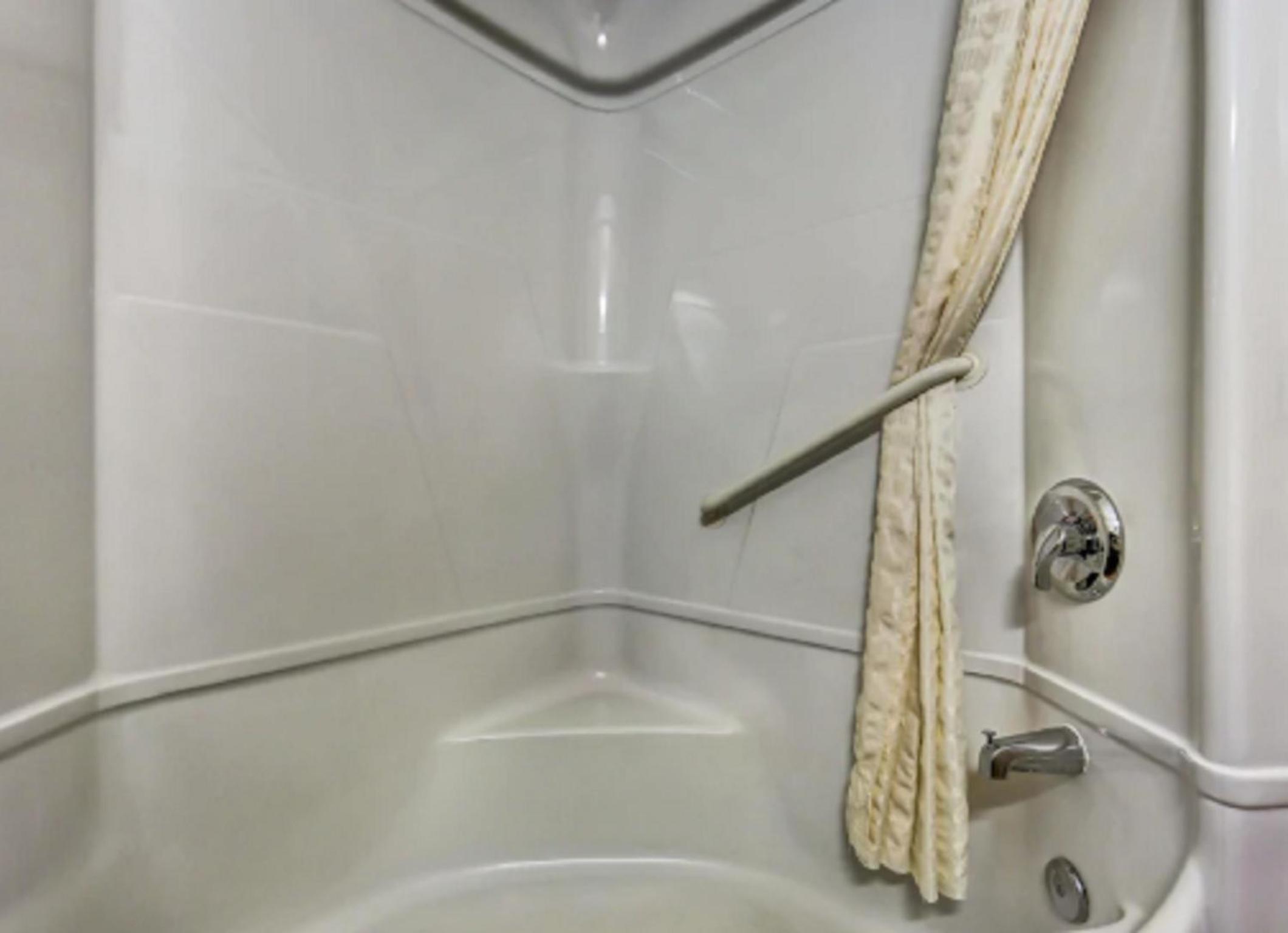 Roseburg Vacations - Motel 6-Roseburg, OR - Property Image 4