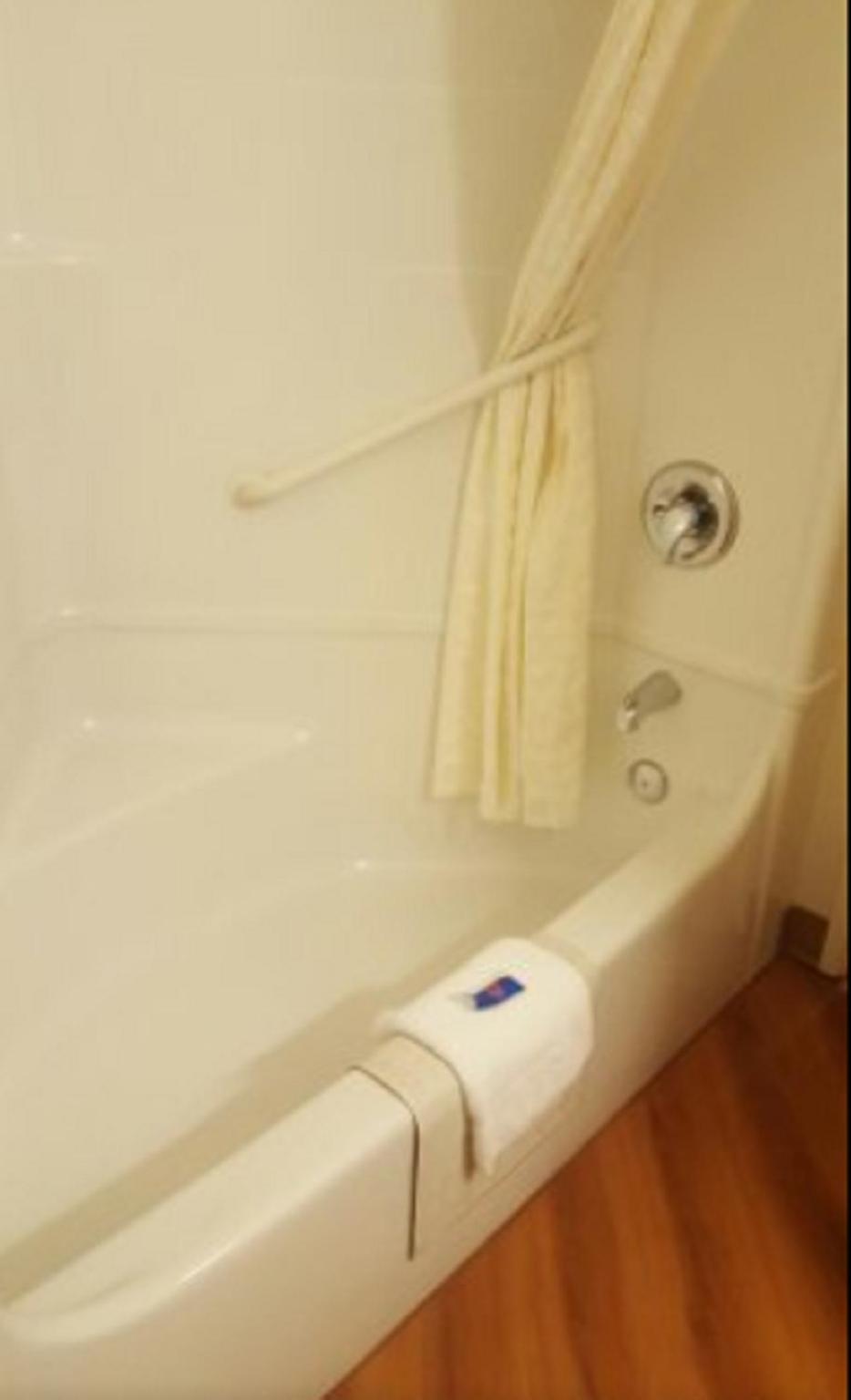 Roseburg Vacations - Motel 6-Roseburg, OR - Property Image 3