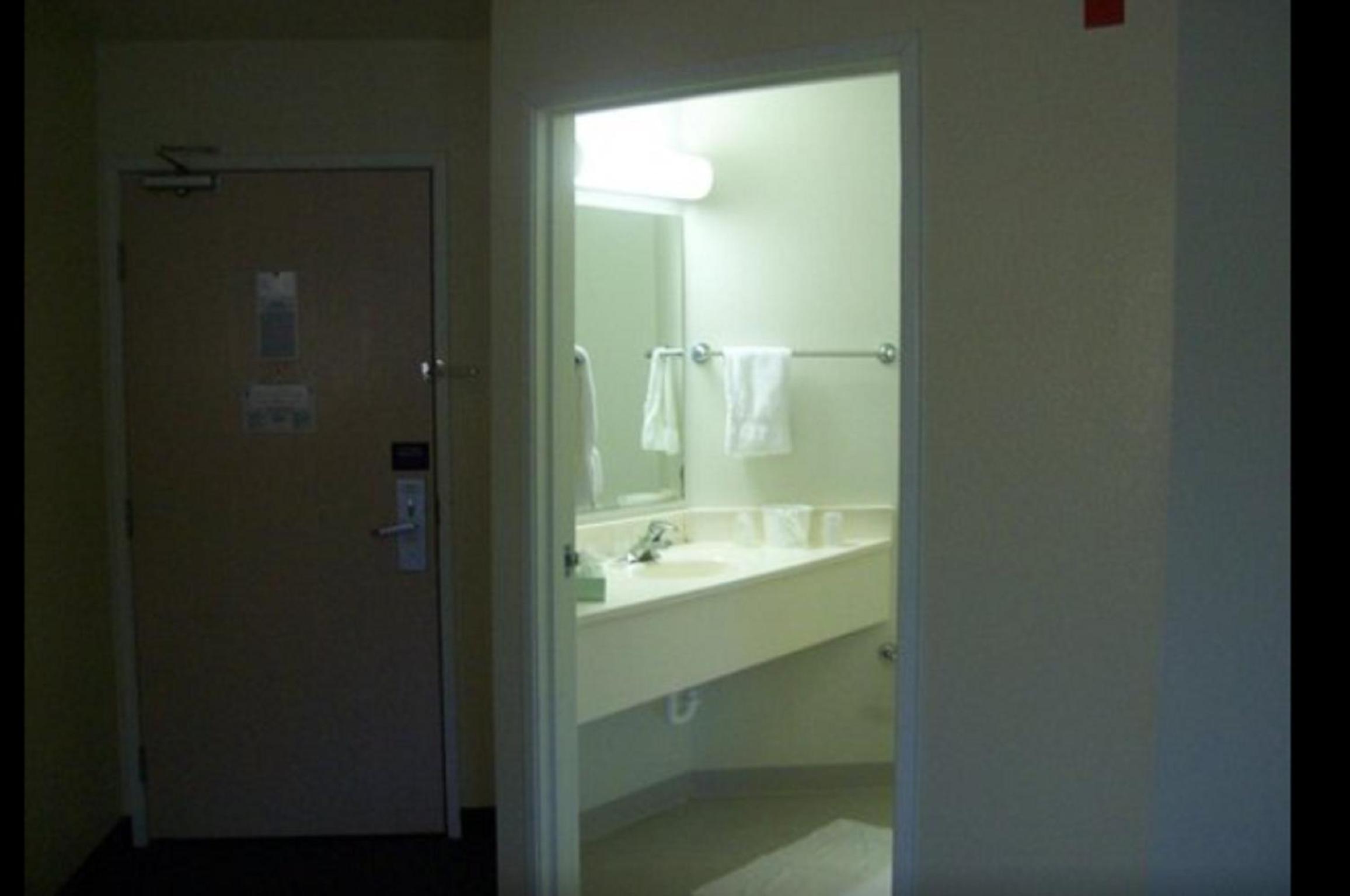 Roseburg Vacations - Motel 6-Roseburg, OR - Property Image 11