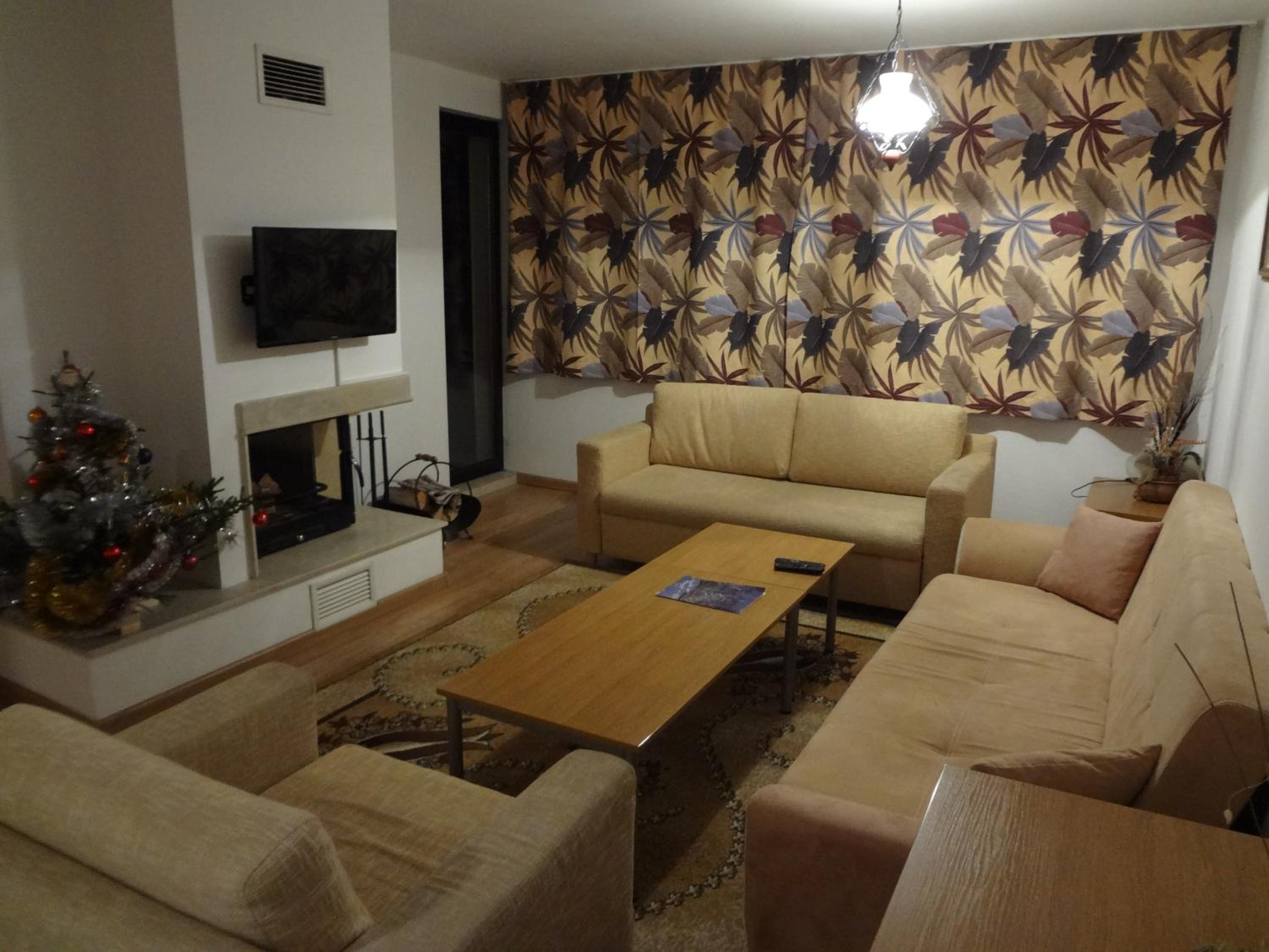 Deluxe Apartments