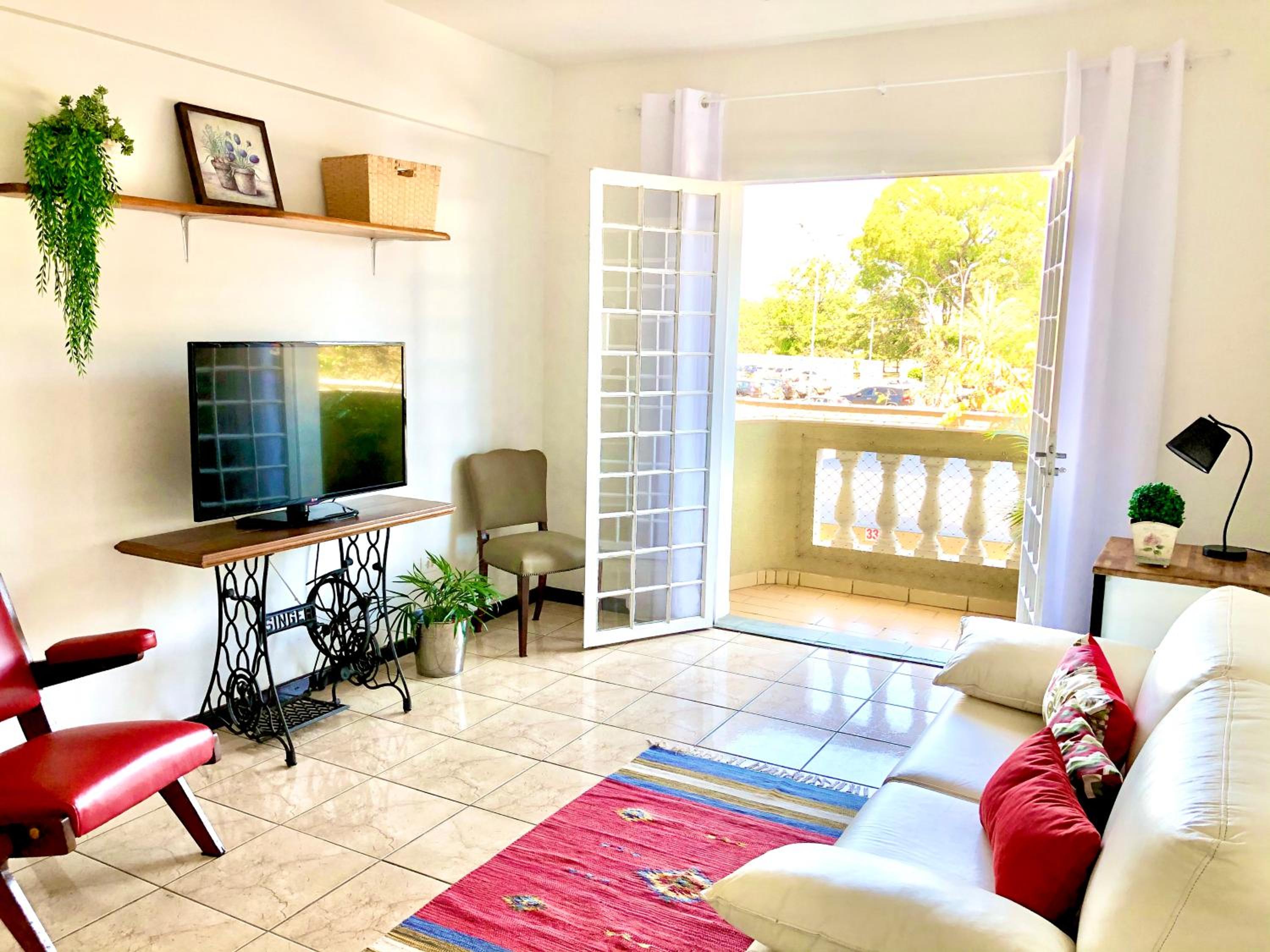 Apartamentos até 6 pessoas - 3 quartos, suíte, garagem e wifi