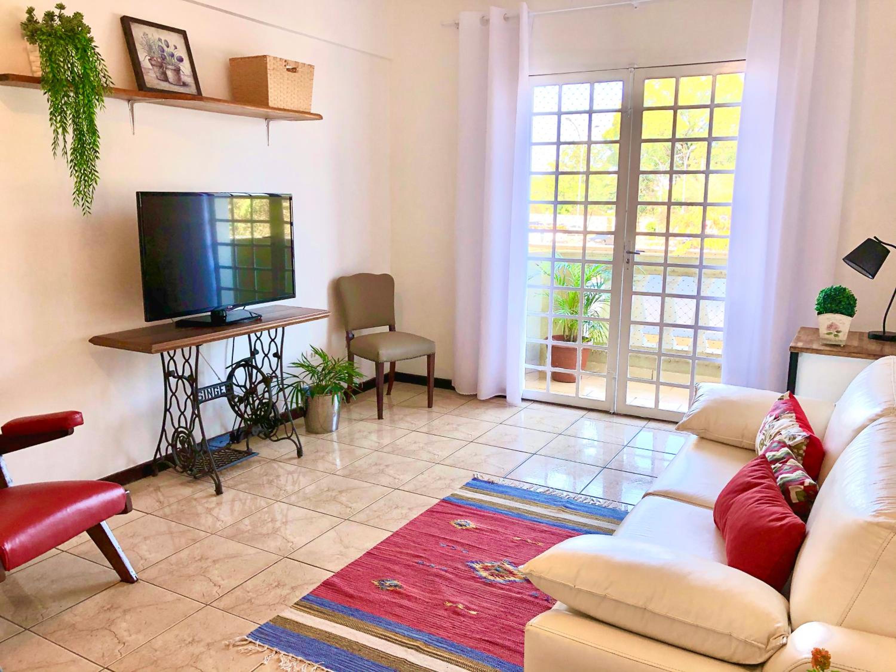 Apartamentos até 6 pessoas - 3 quartos, suíte, garagem e wifi