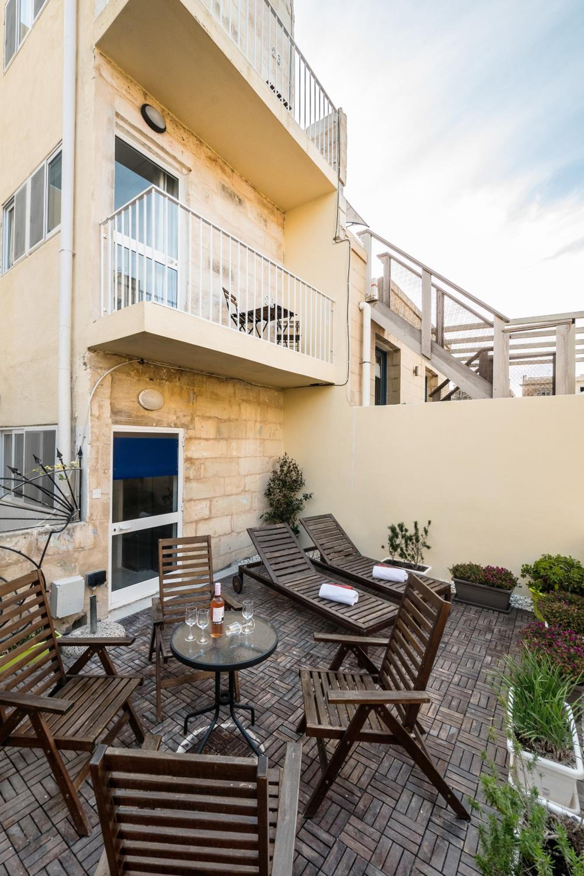 Valletta Ajkla Mansion view 3