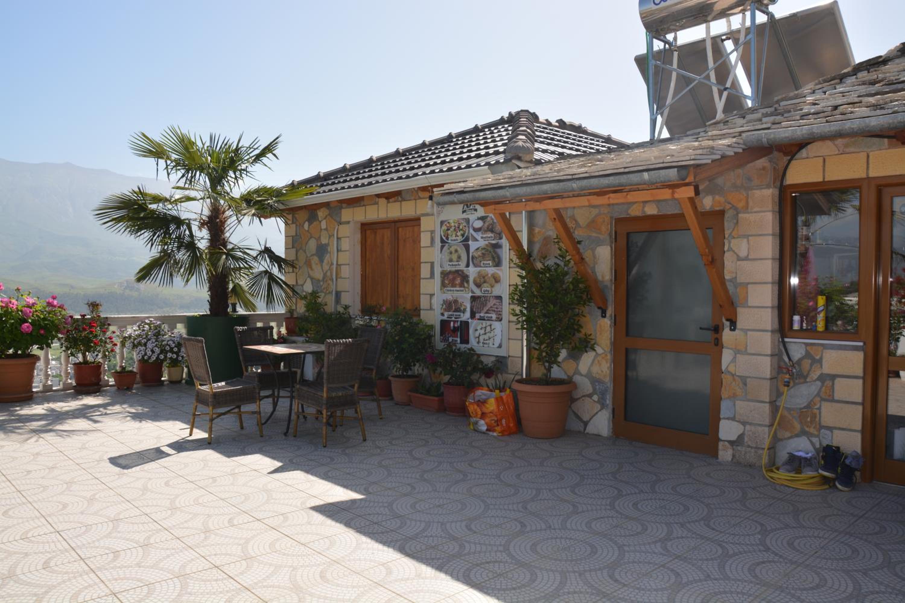 Guest house Memushi