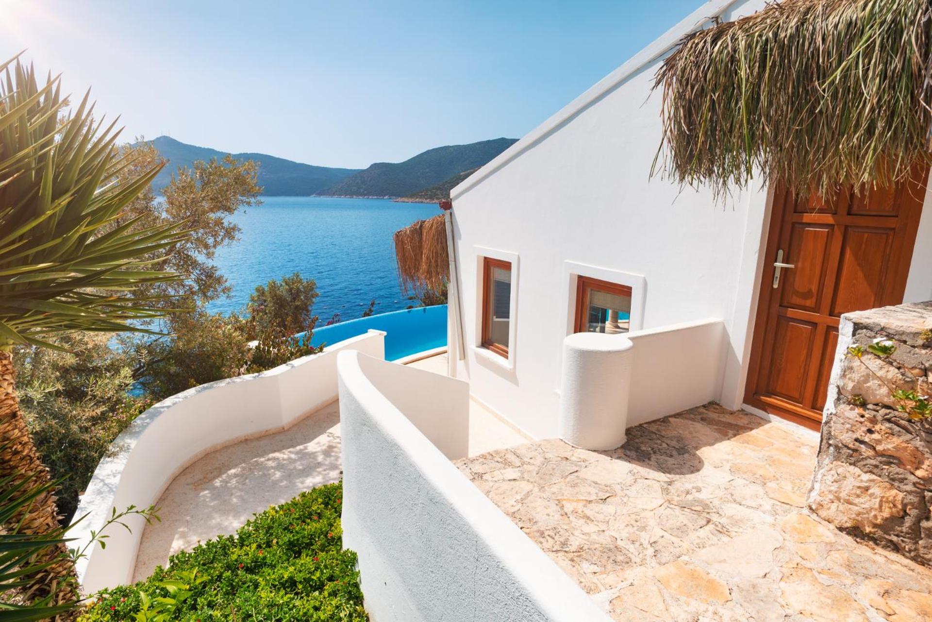 Hotel Villa Mahal becomes Villa Mahal Otel. - Image 97