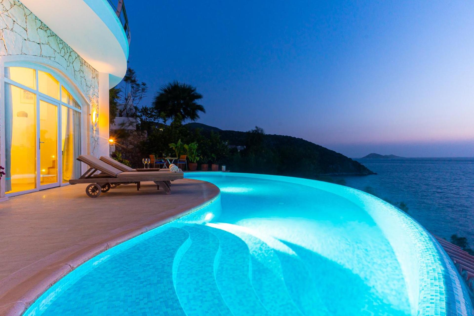 Hotel Villa Mahal becomes Villa Mahal Otel. - Image 85