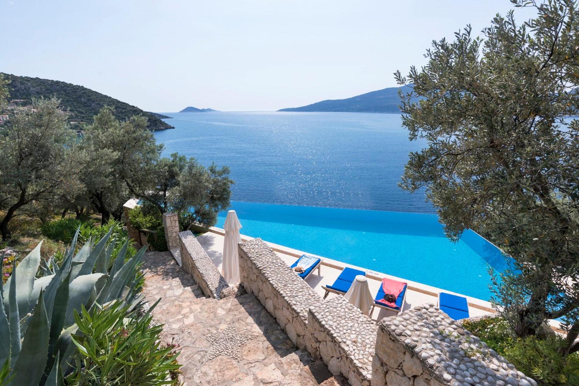 Hotel Villa Mahal becomes Villa Mahal Otel. - Image 32