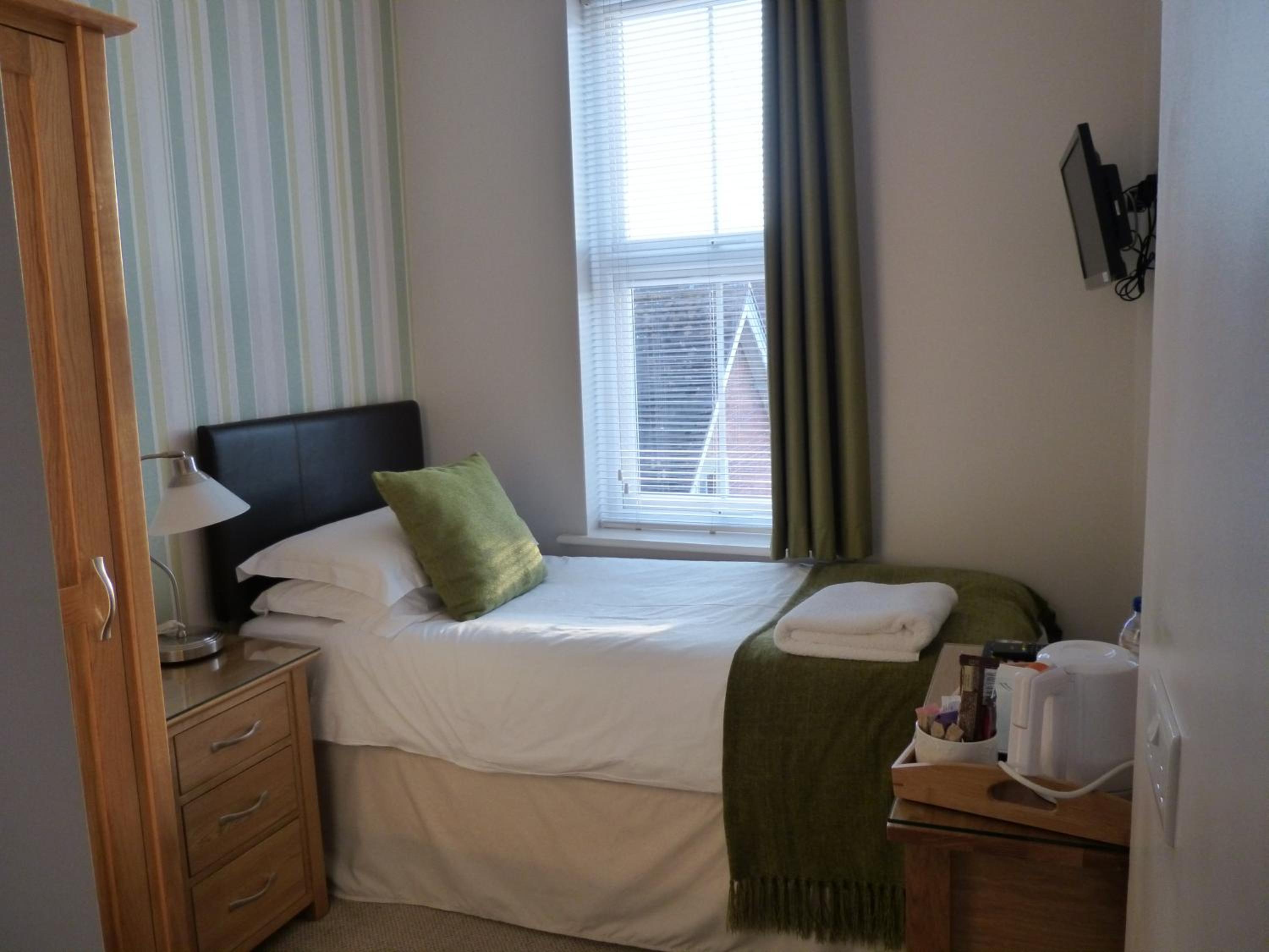 Breakers Bed and Breakfast